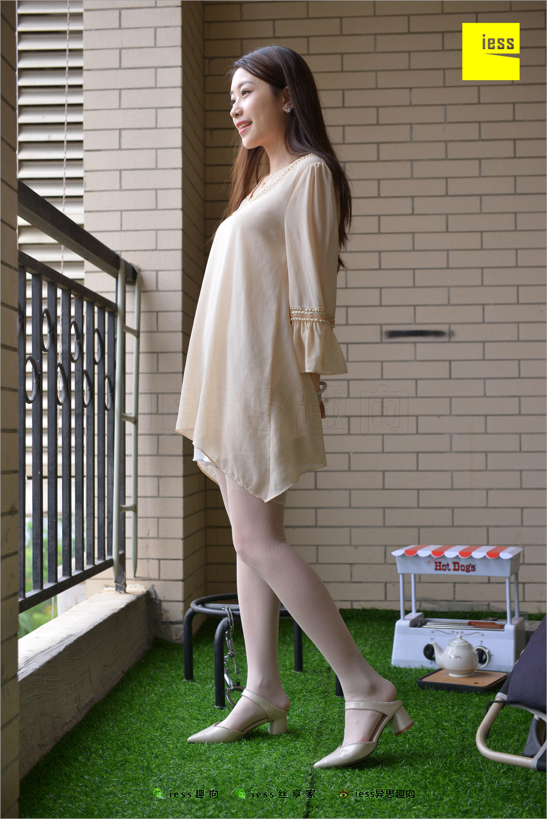 Xiao Jie's Little Classic Retro Pure White Nylon Silk Different Thoughts to IESS Silk Foot Bento 227