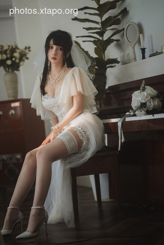 CosLiangliangzi-Transparent Wedding Dress39P