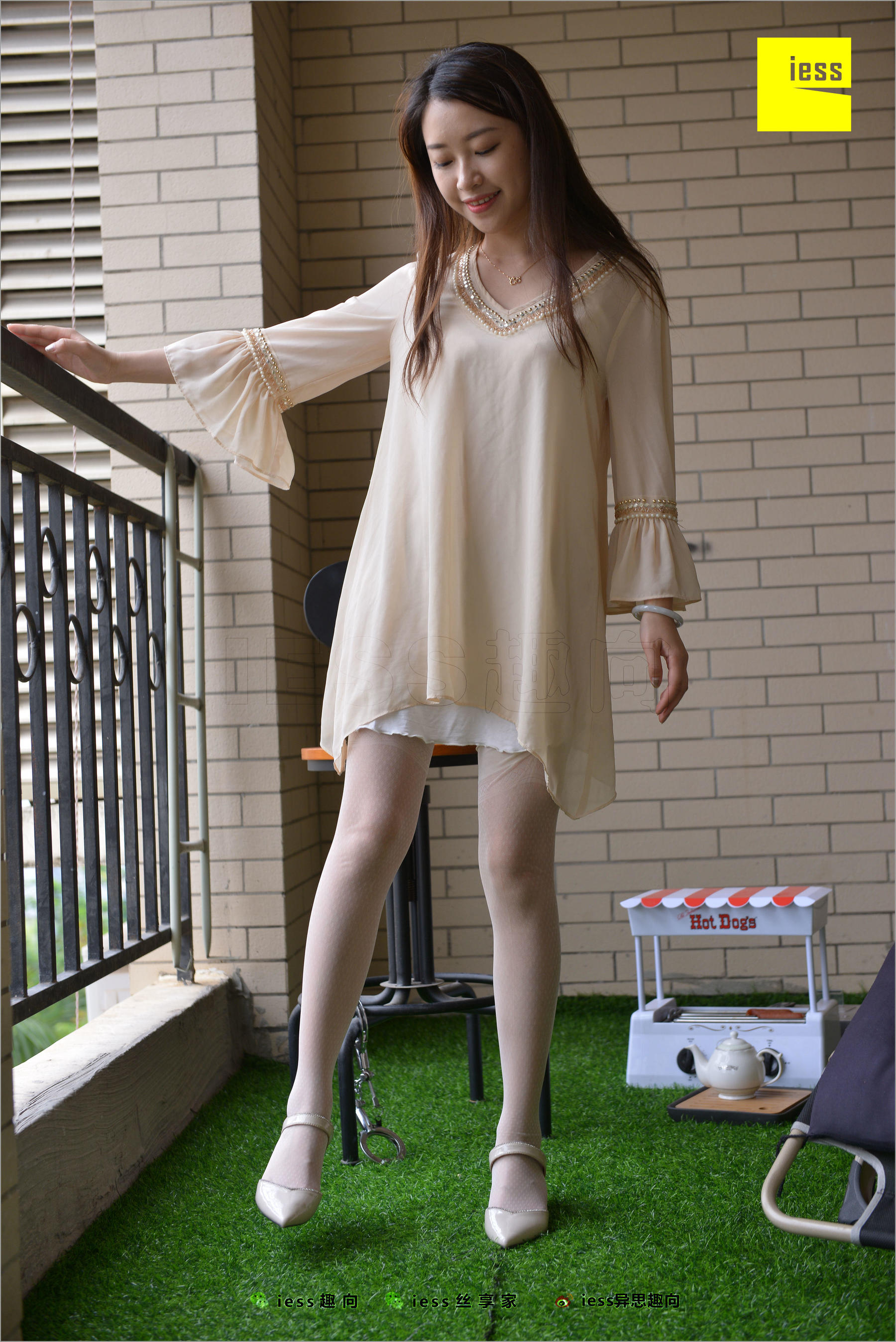 Xiao Jie's Little Classic Retro Pure White Nylon Silk Different Thoughts to IESS Silk Foot Bento 227