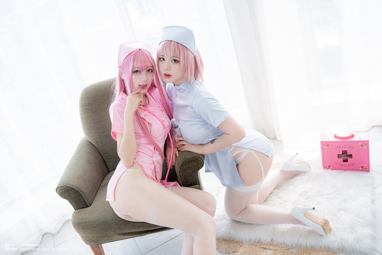 Pipi Nai is so cute&Zhou Ji is a cute bunny pink and blue nurse