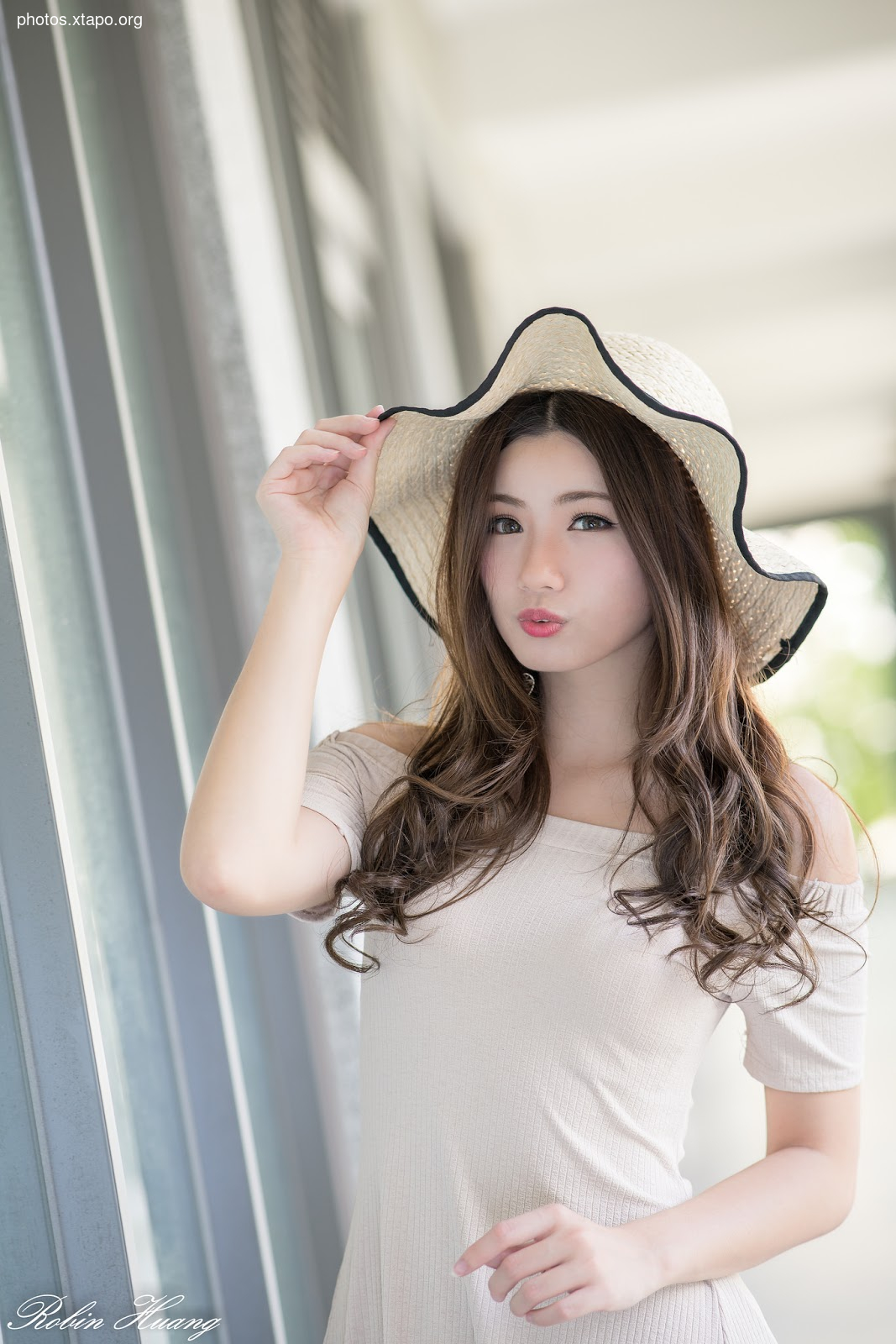 Đang tải... (Loading data…)