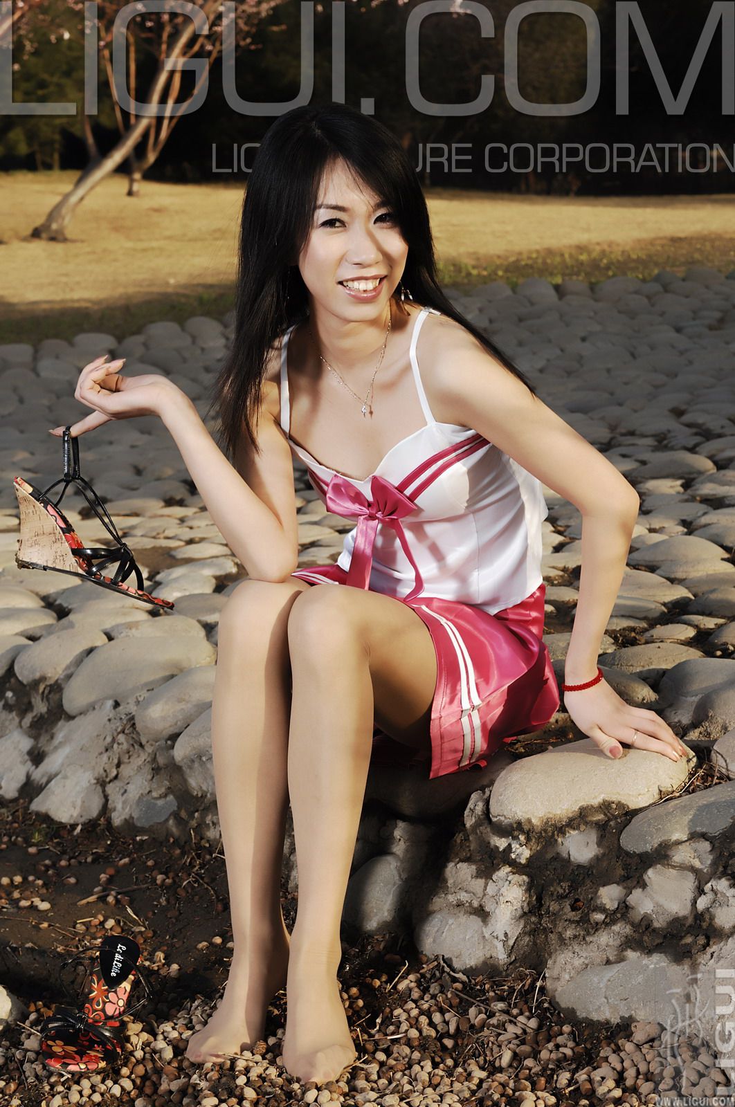 Ligui Model Helen Spring Is Coming Silk Foot Photo Picture