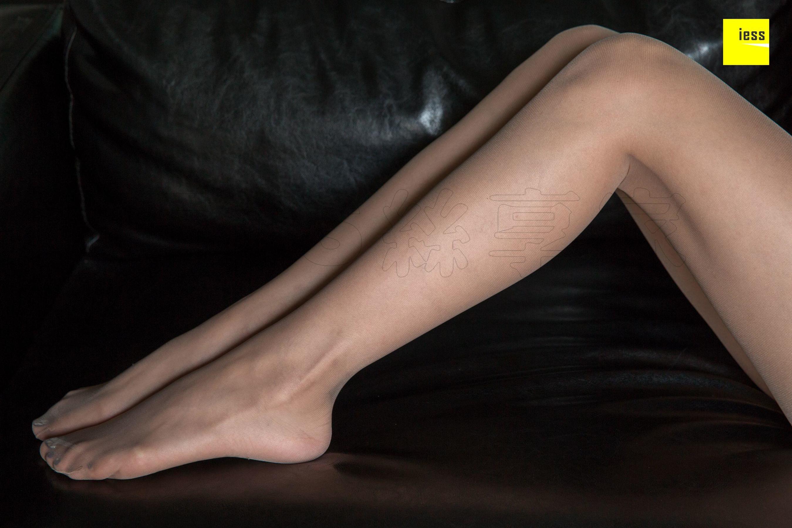 Spicy Mom Junjun The Performing Foot Foot of the Pork Mom Polying Different Thoughts to IESS Silk House 244