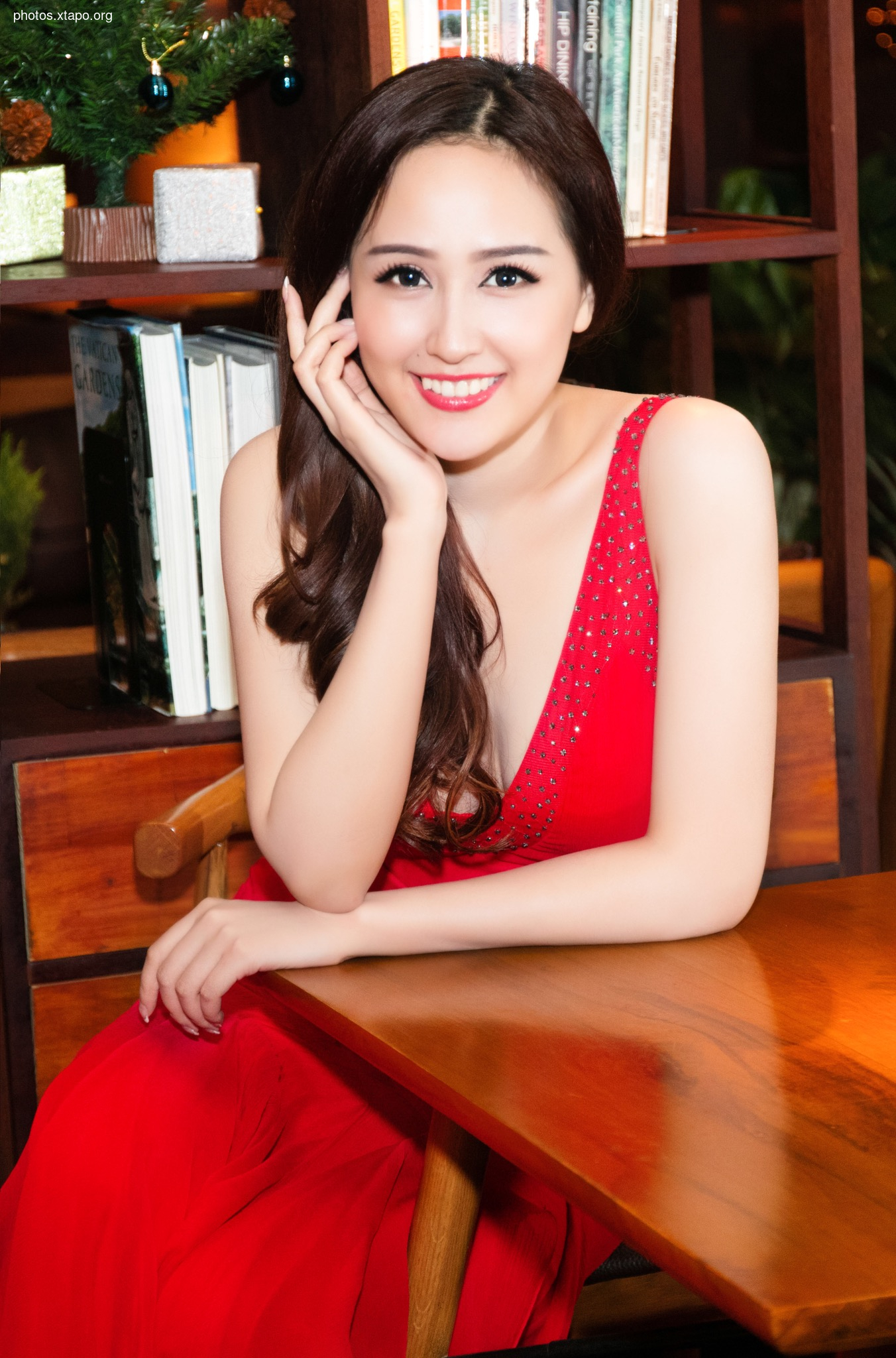 Mai Phuong Thuy