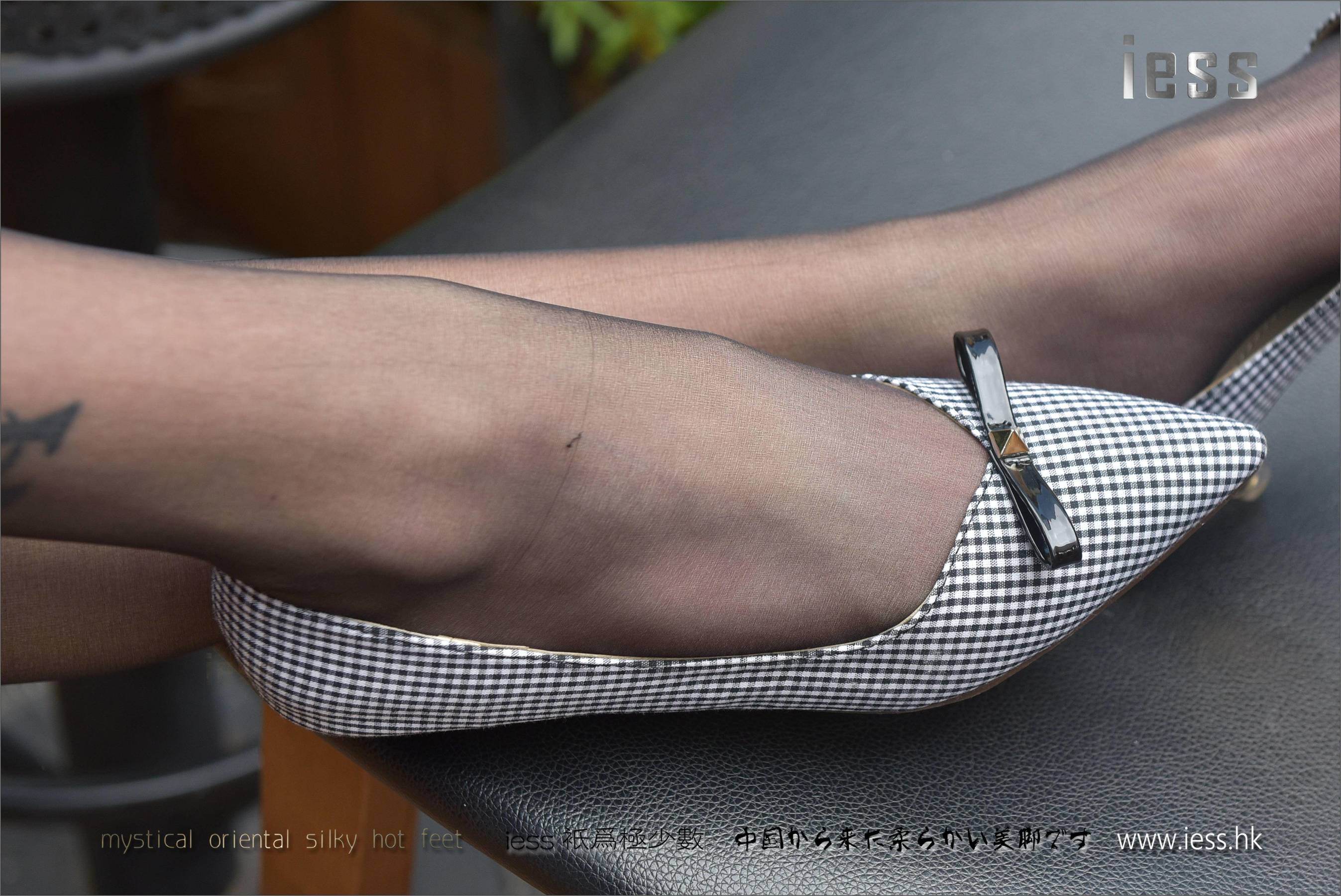 Silk Foot Bento 110 Xiaoxiao Outdoor Black Silk Flat Shoes IESS is thinking about it