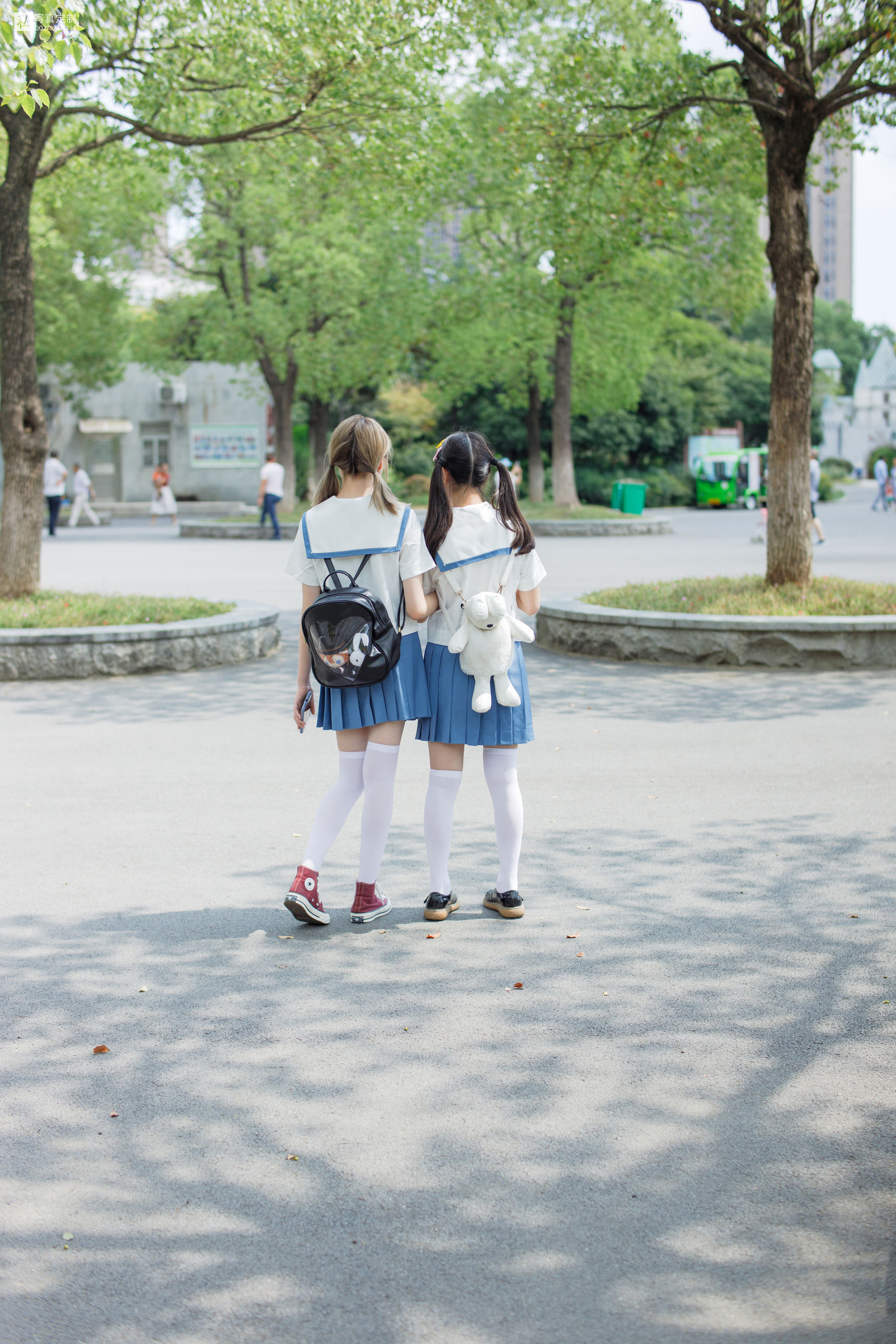 Mori Consortium JKFUN-025 Mo Mo & amp; AIKA 80D white silk overweight socks