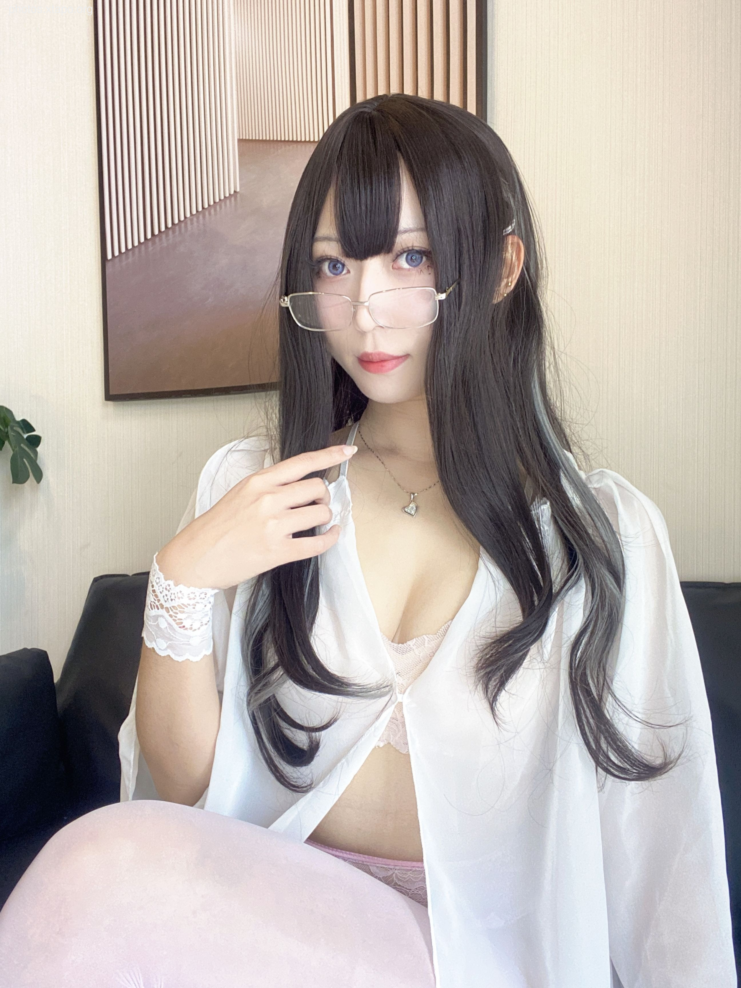 Money Cold White Hang (59P2V2.55GB)