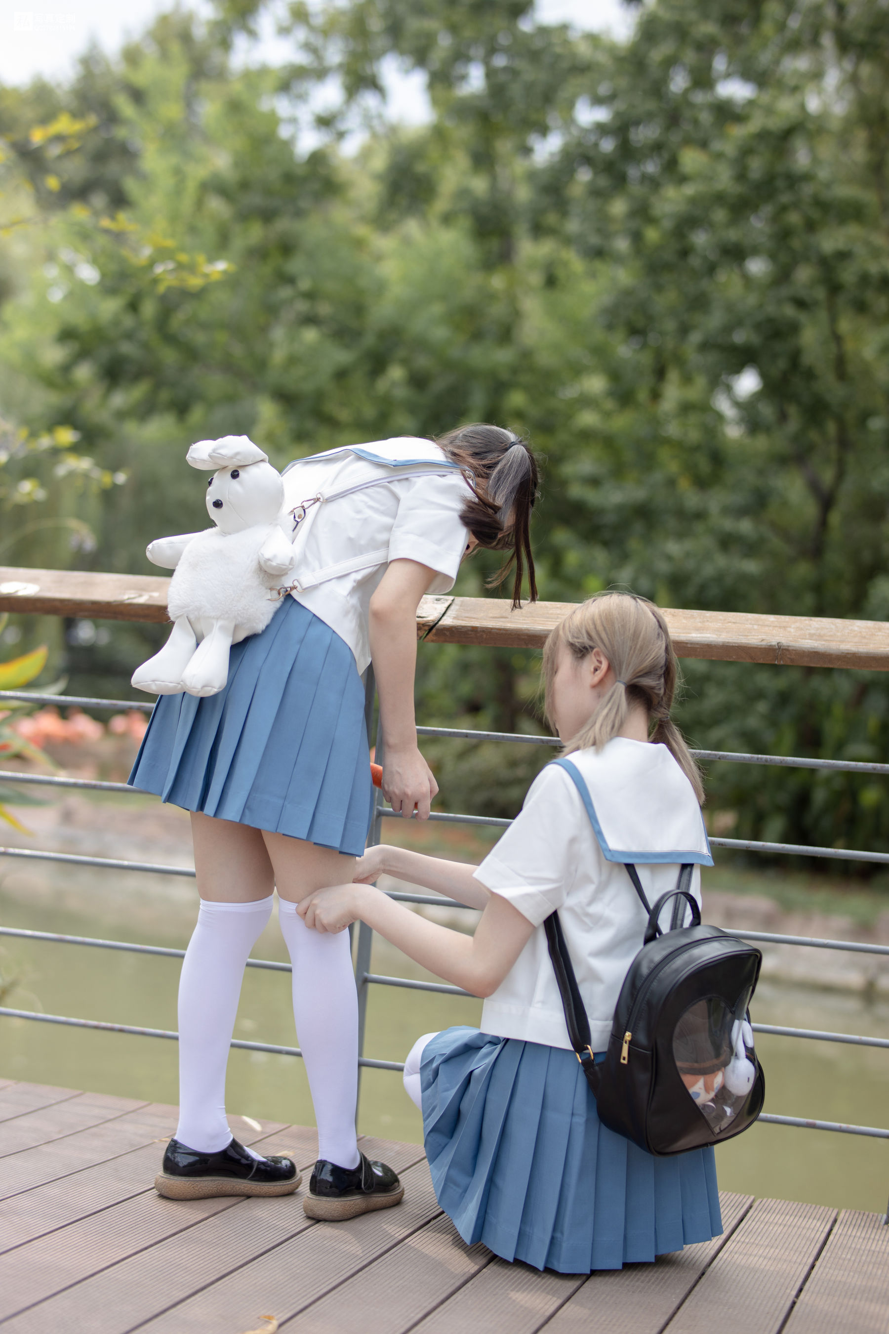 Mori Consortium JKFUN-025 Mo Mo & amp; AIKA 80D white silk overweight socks