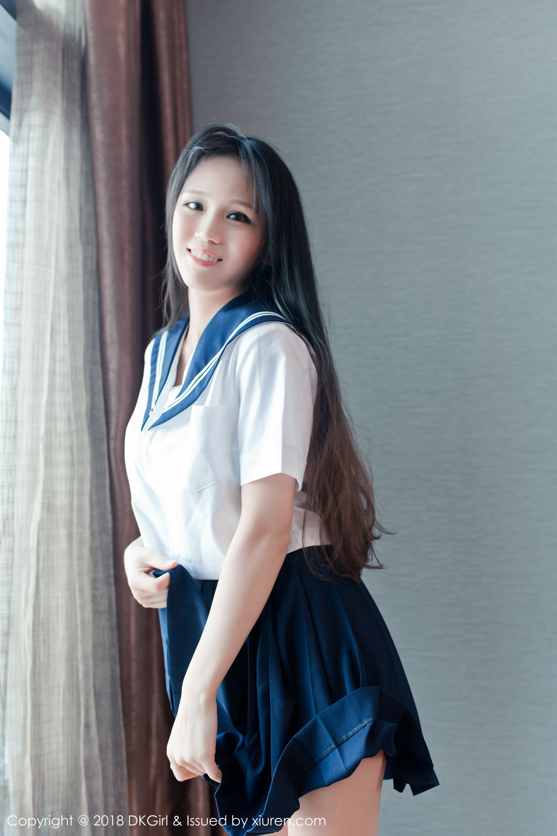 Li Keke Big Breast Beautiful Legs, Vacuum Interpretation Royal Girl DKGIRL Vol.063