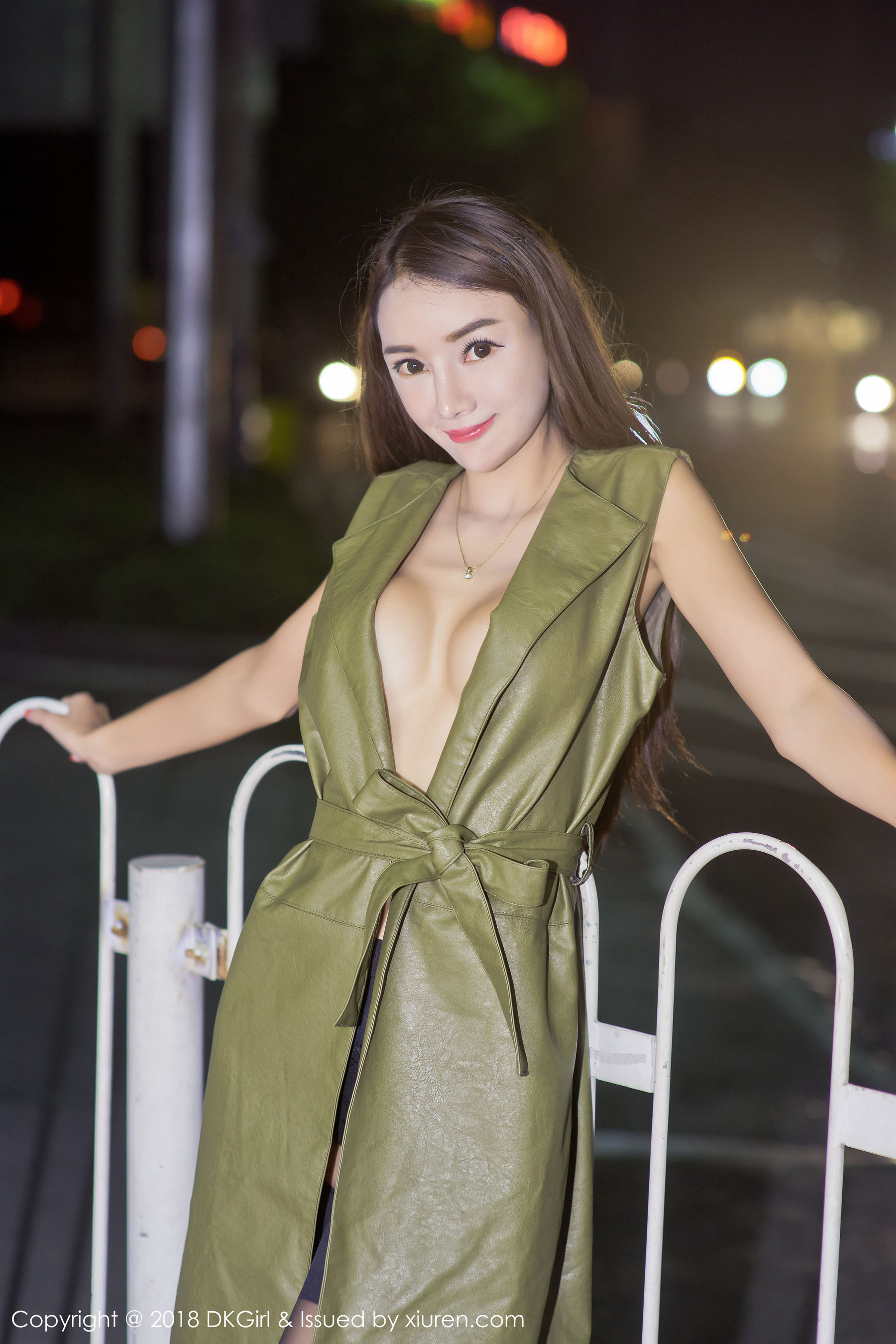 Jessie Jessie Big Breasts Yangcheng Night Scenery Exposure Royal Girl DKGIRL Vol.059