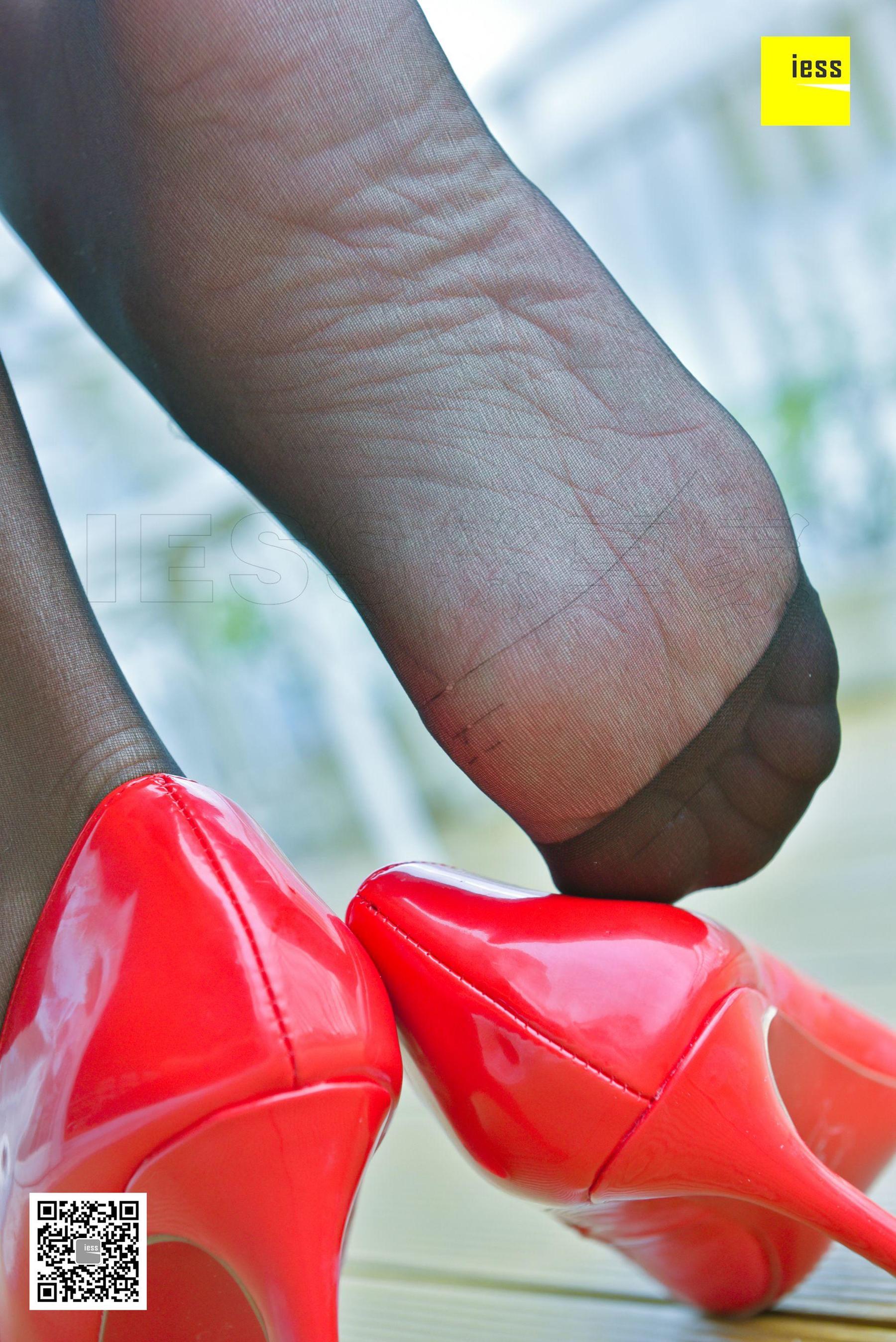 Silk House 120 Junjun Black Silk of Foot Rolo IESS Thoughts and Fun