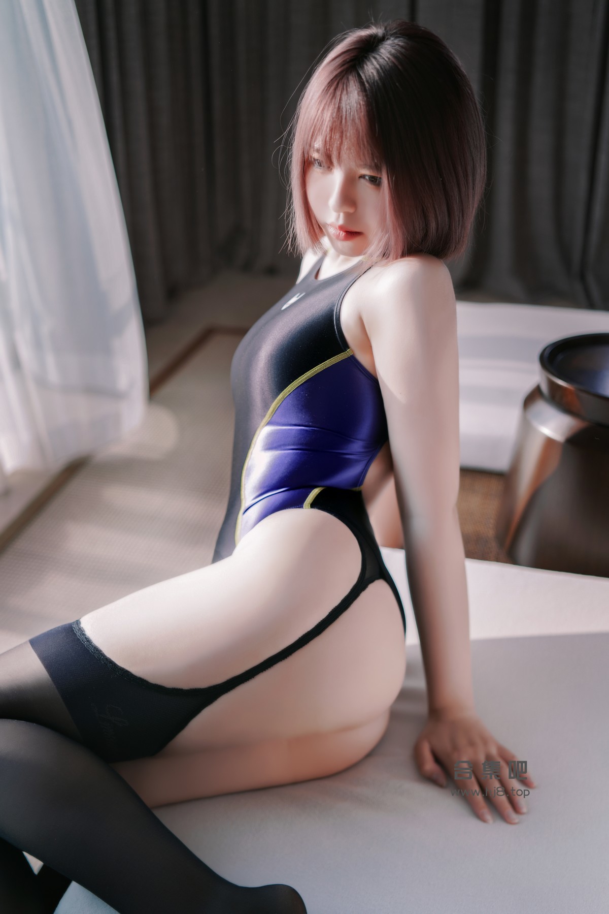 Cosplay Hanhanko She Wearing a Competitive Swimsuit