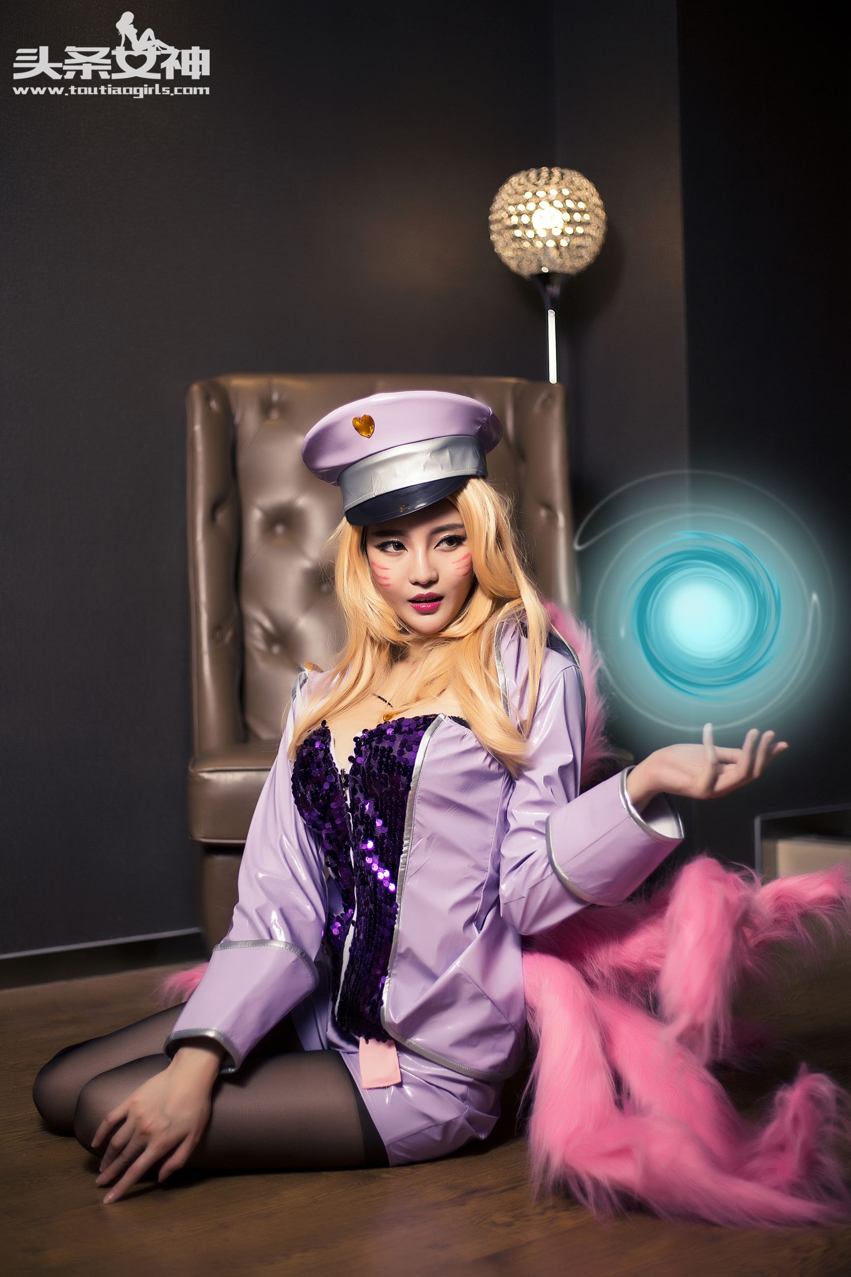 Wenxue Ajiu Jiuwei Xuebao COS Headline Goddess