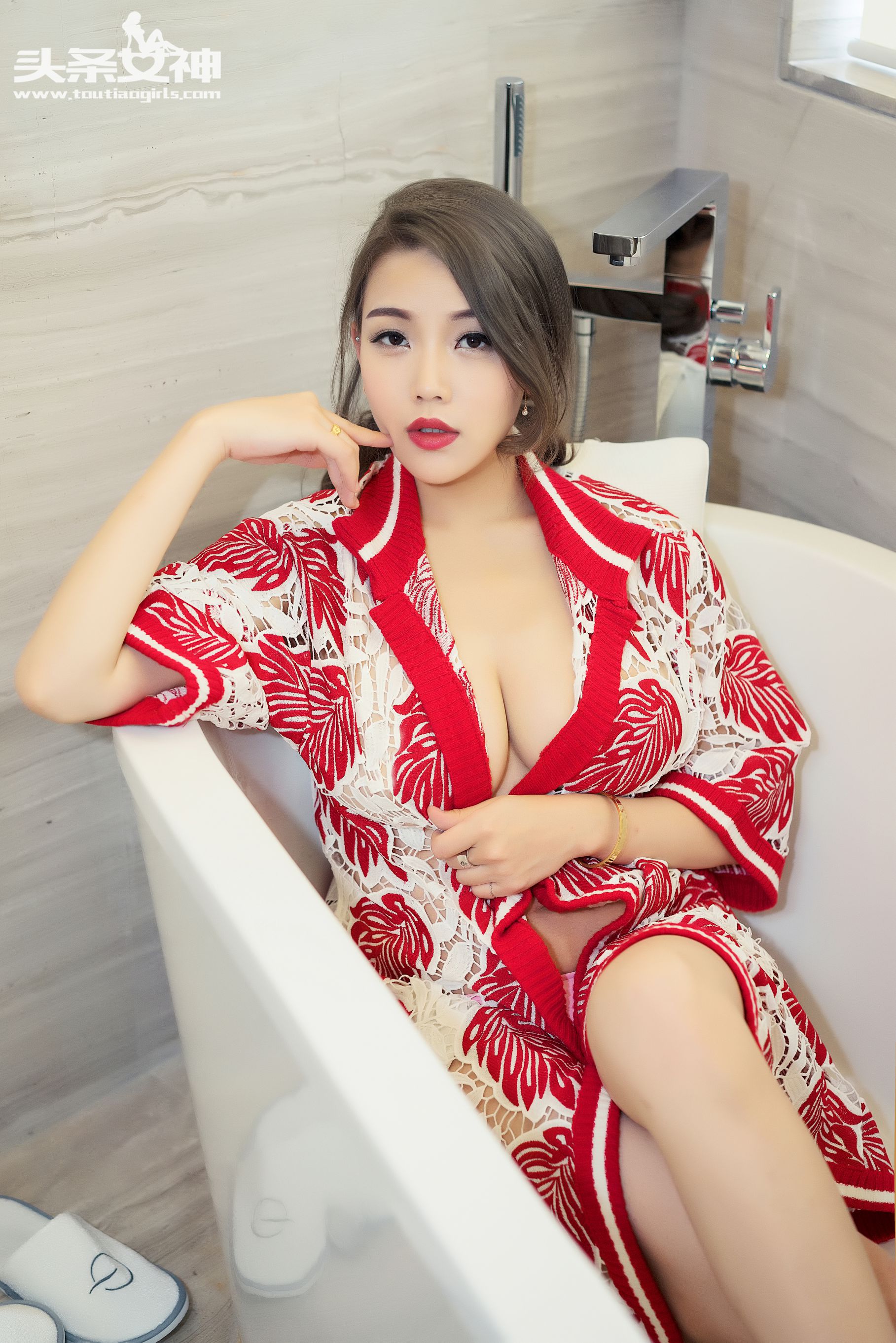 Yangyang/Dayang Sexy Busty Girl Emperor Headline Goddess