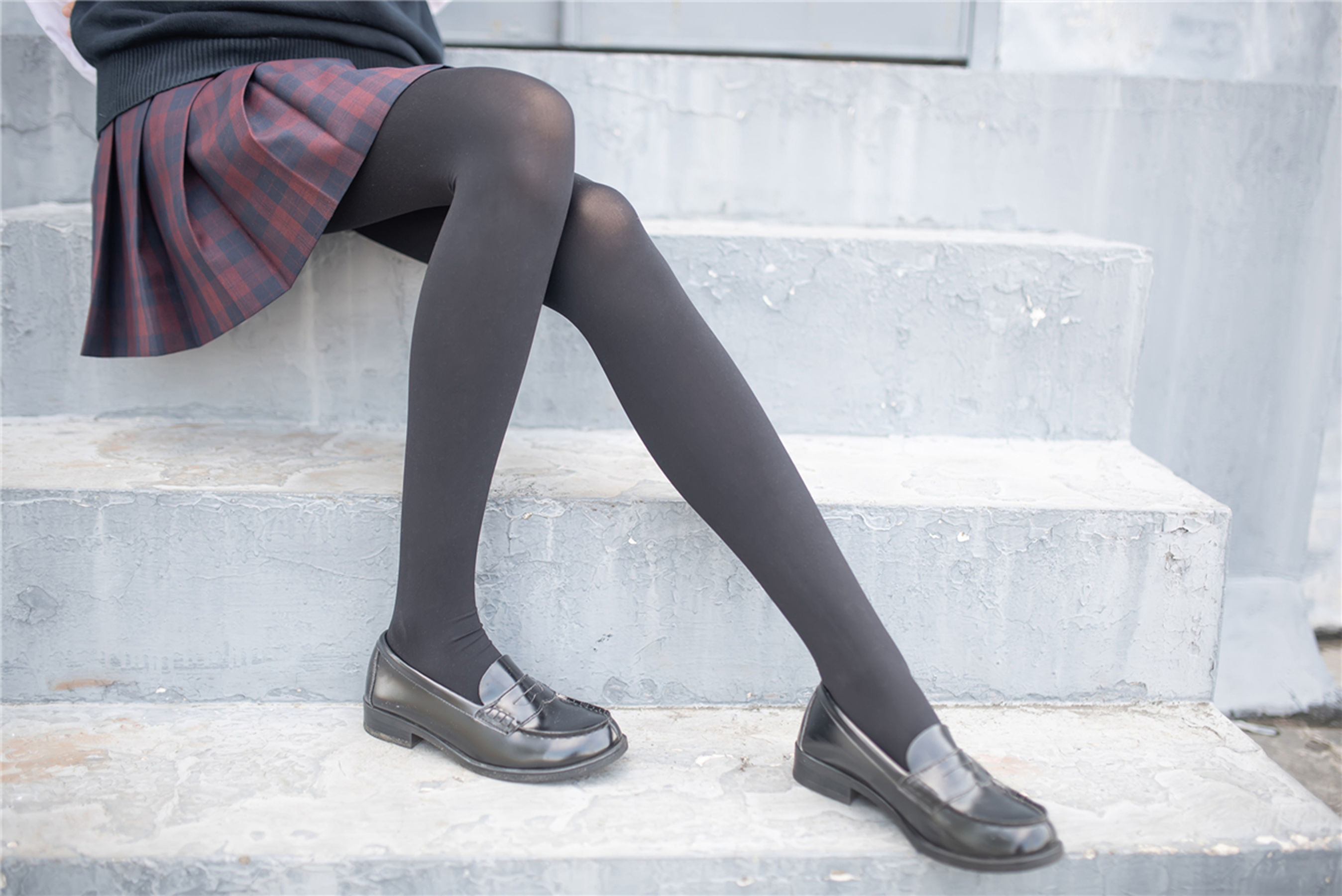 Field of Wind NO.147 Red Black Skirt thick black silk