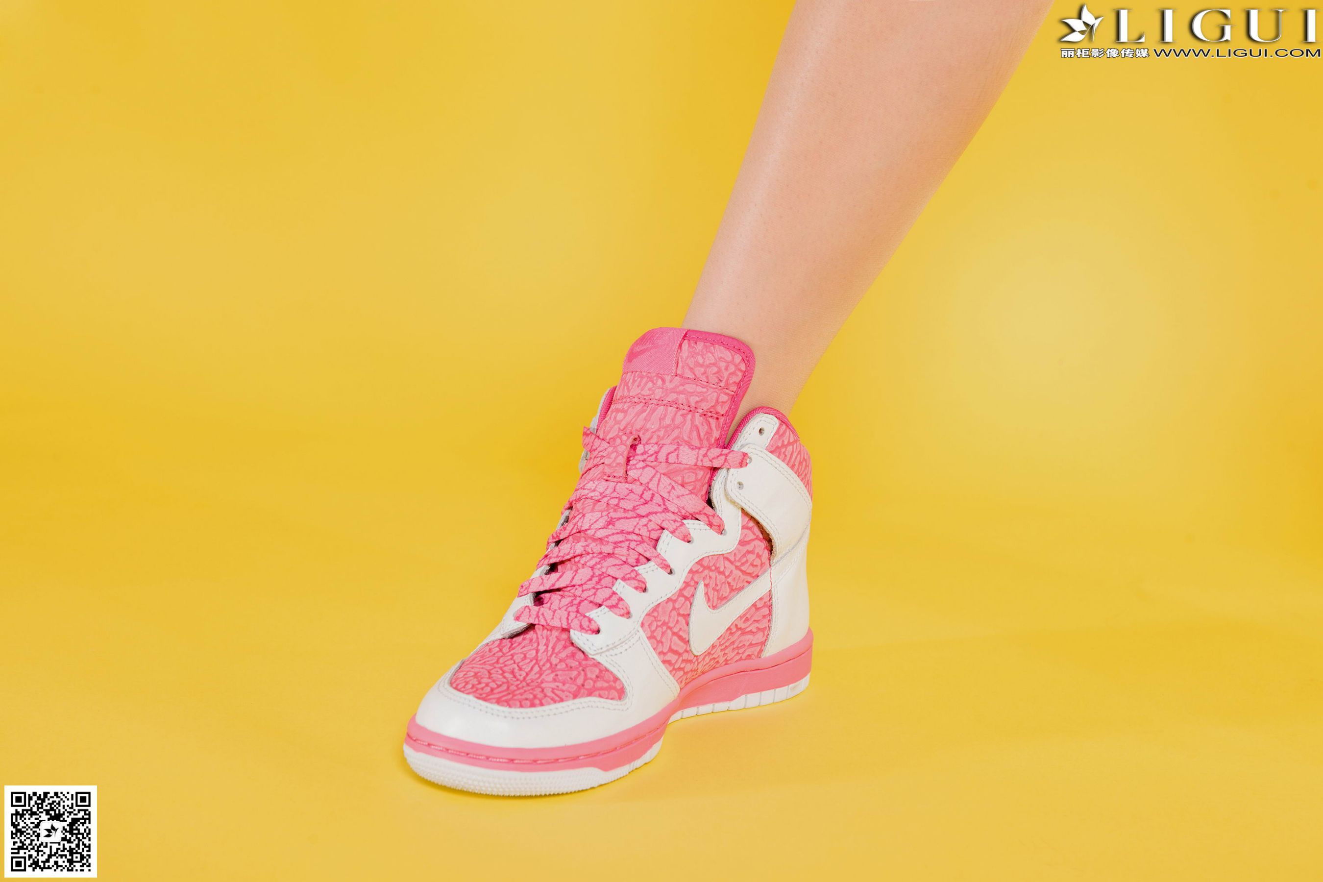 Ligui Model Yuner Basketball Girl Badminton Series beautiful legs jade foot photo picture