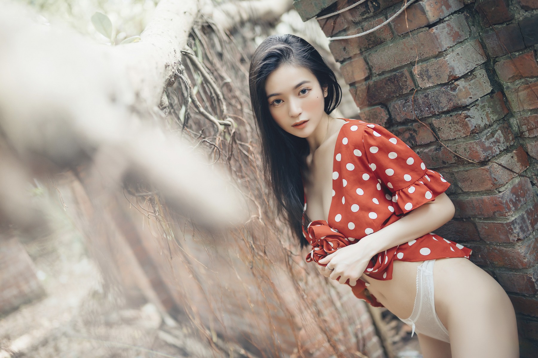 Big breasts Xian Xianchen's first experience in the wild ❤️ Red clothes + transparent panties, topless overalls, transparent white blouse Vol.01