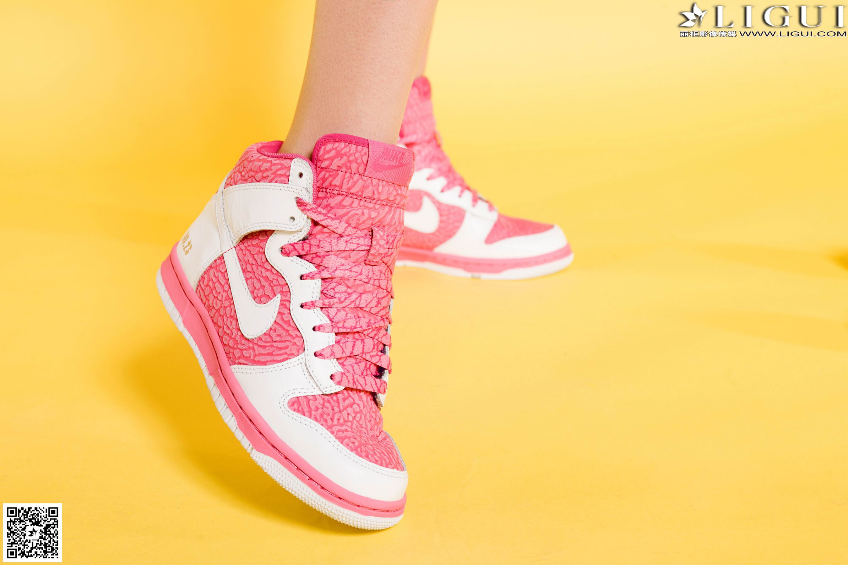 Ligui Model Yuner Basketball Girl Badminton Series beautiful legs jade foot photo picture