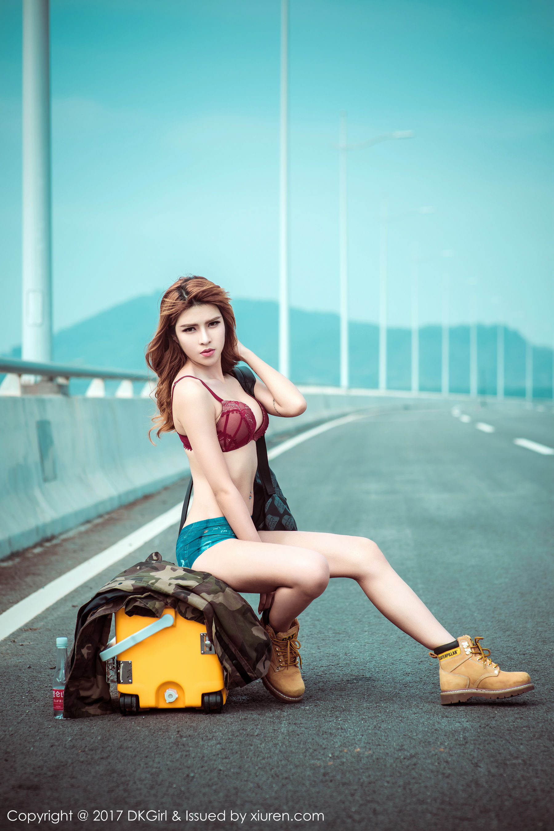 Cai Le'er's Beautiful Breast Beautiful Legs, Solid Silk Foot Royal Girl DKGIRL Vol.018