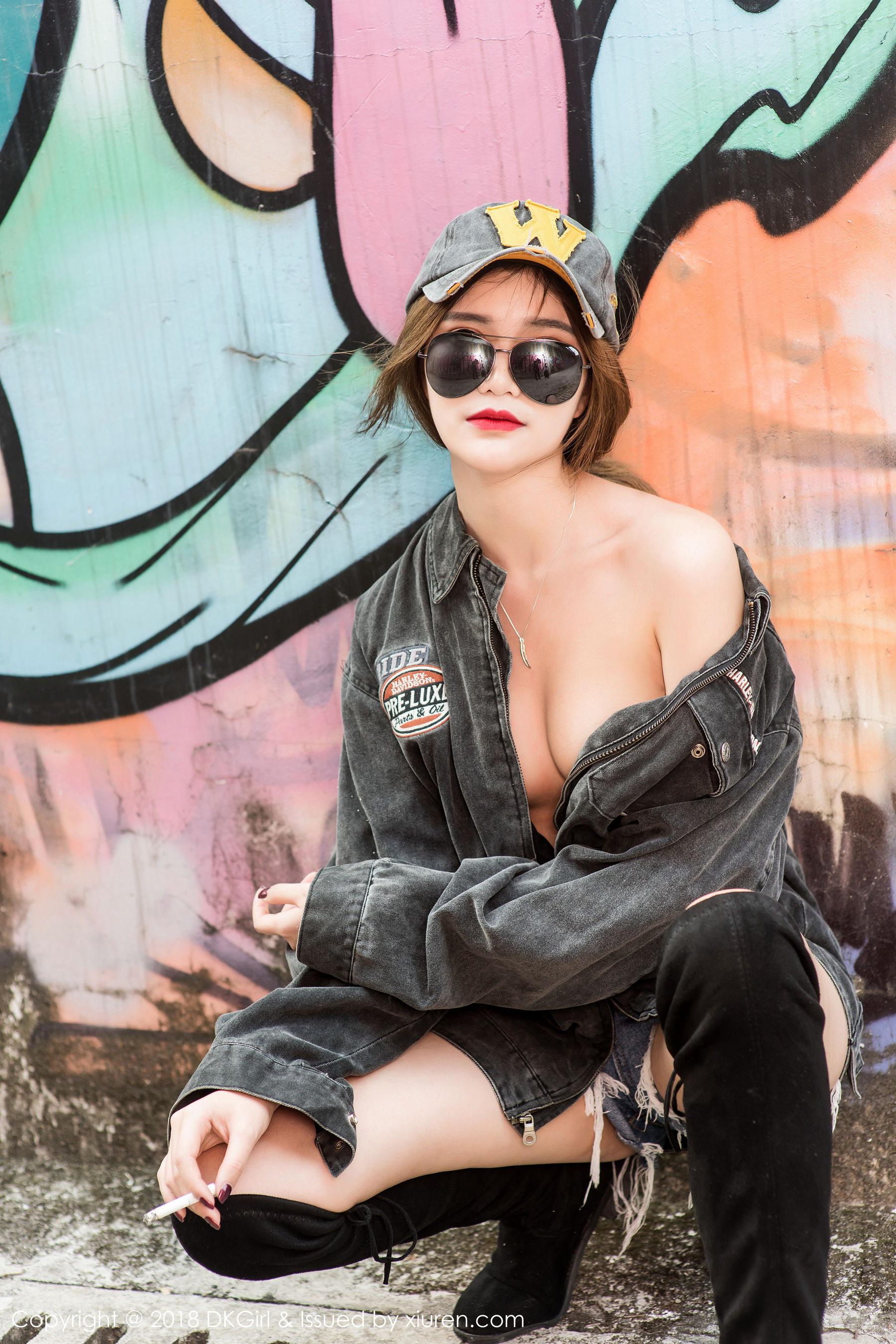 Tingting Tingting Beautiful Milk Beautiful H butto Beautiful Legs Charm Temptation Royal Girl DKGIRL VOL.062