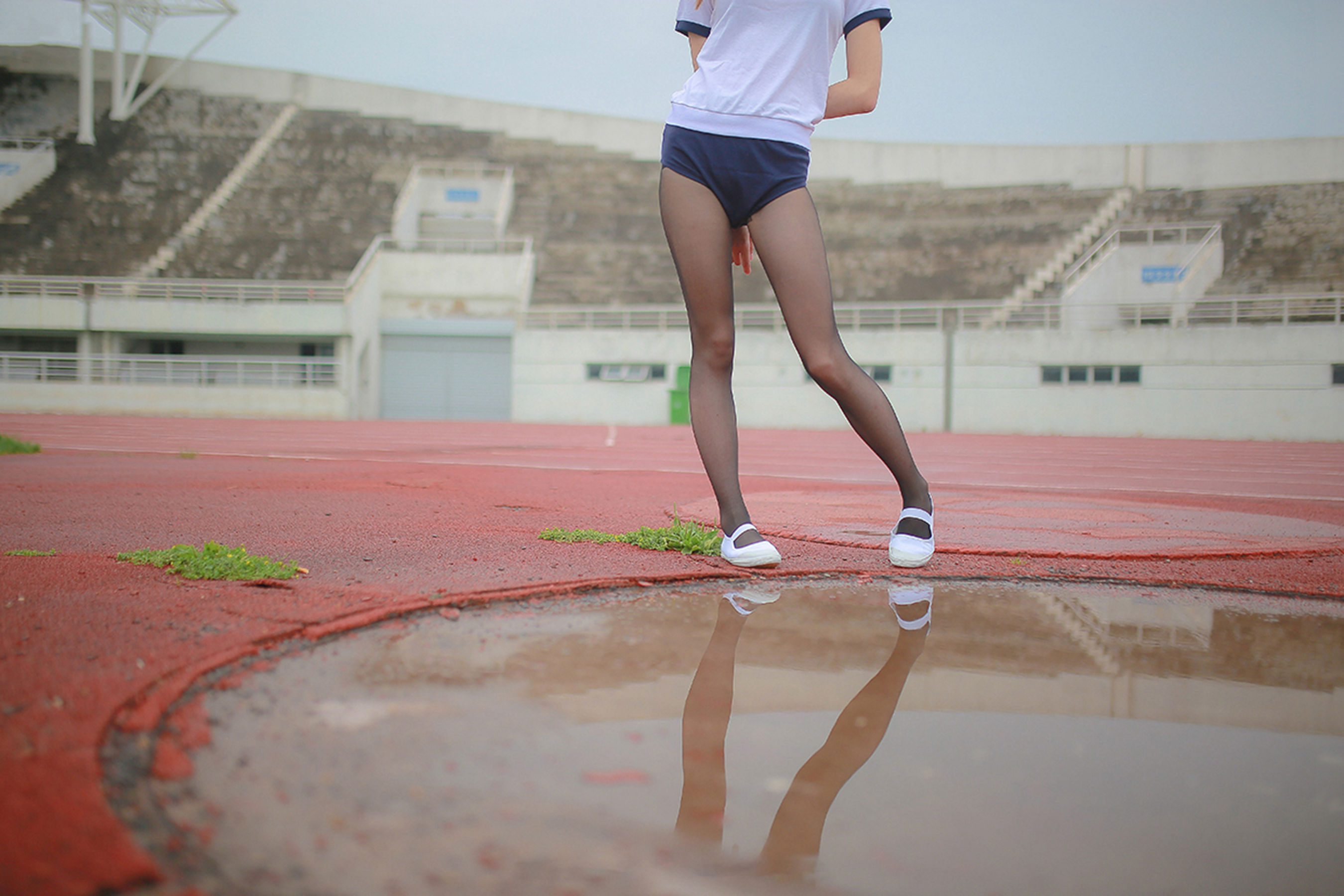 Field of Wind NO.091 Sports Field Black Silk Girl