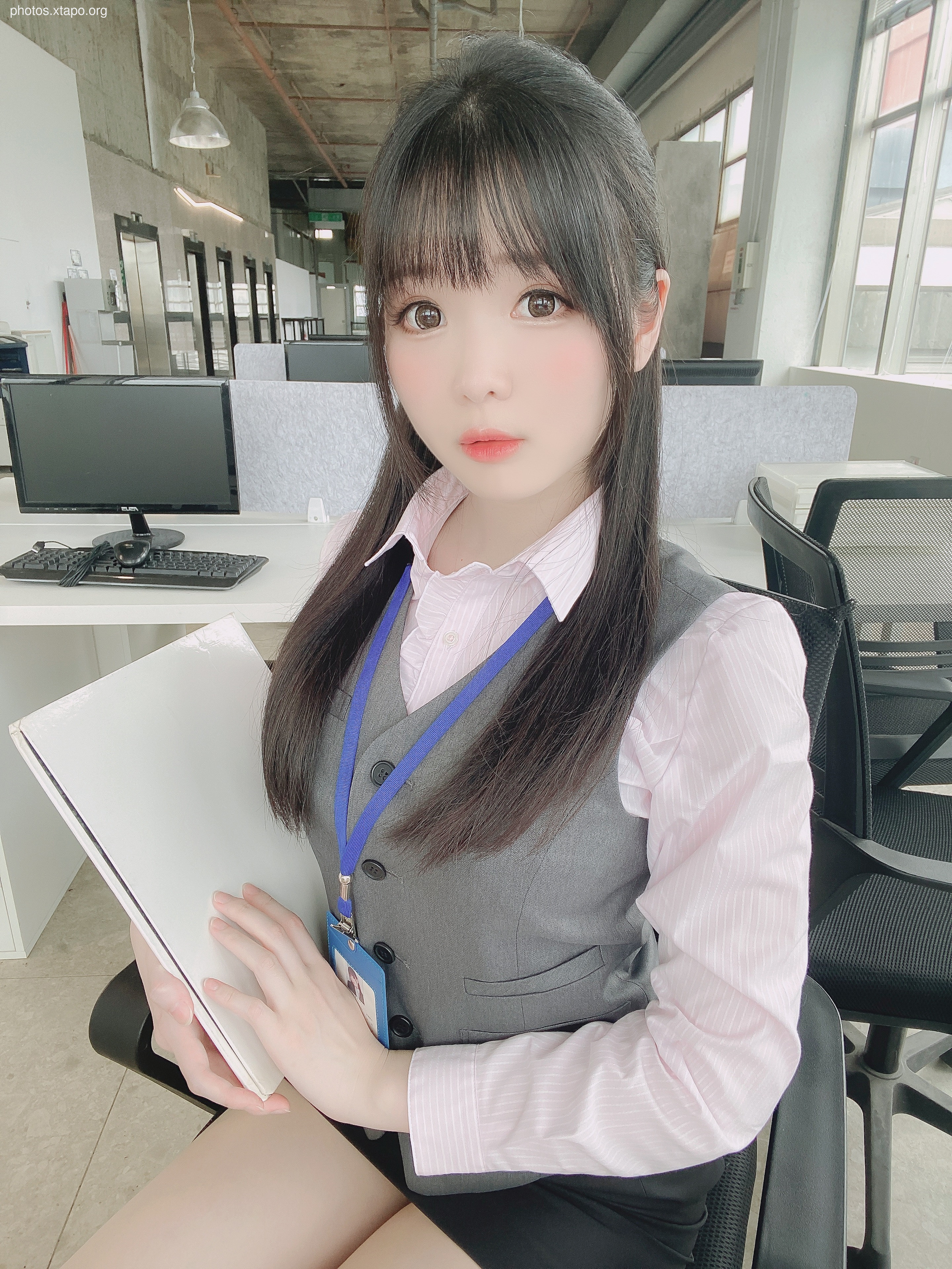 2022-08-25 New employee Shimomo-chan 24p-193.12MB
