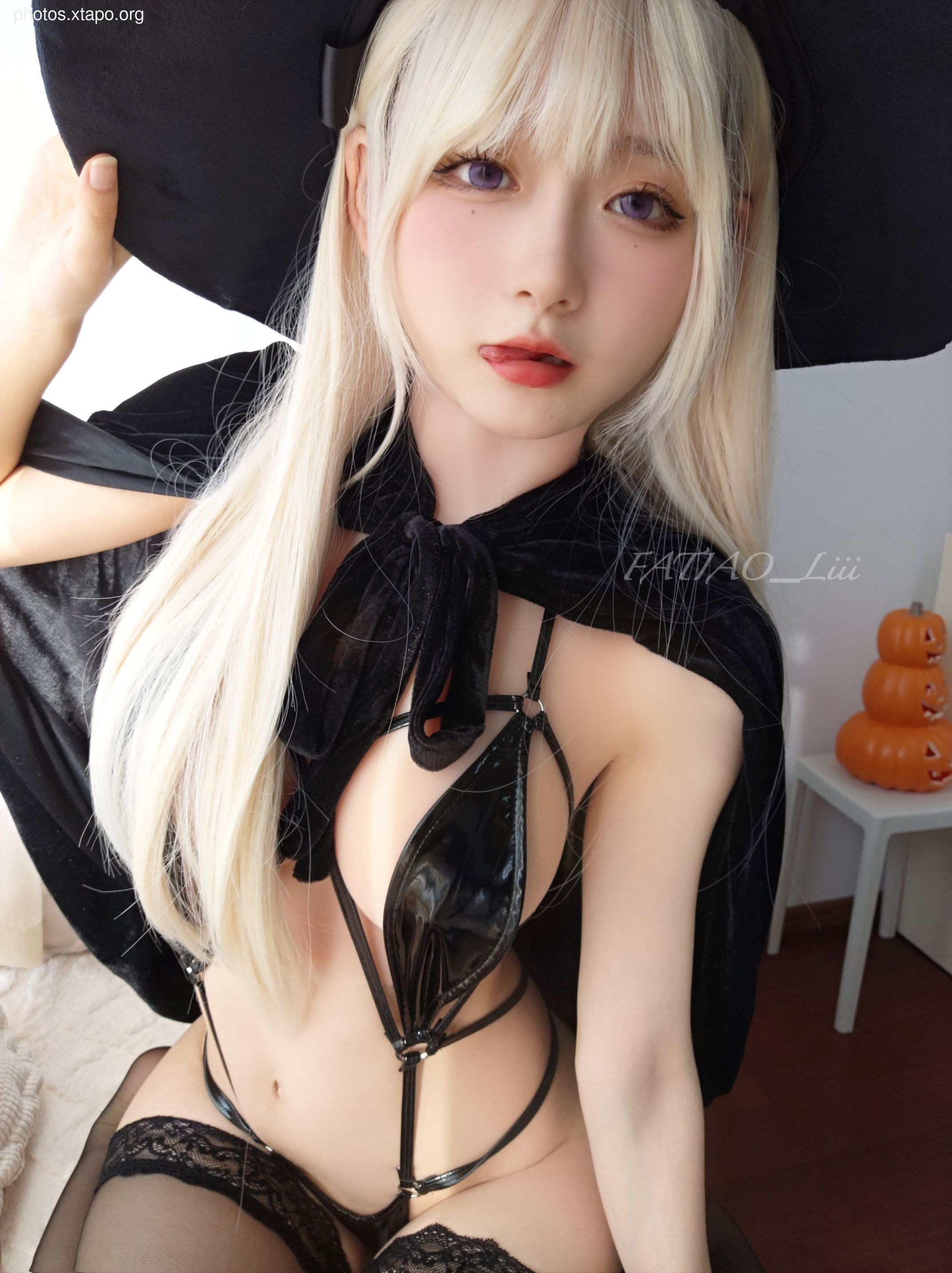 2022-10-25 Witchs dress