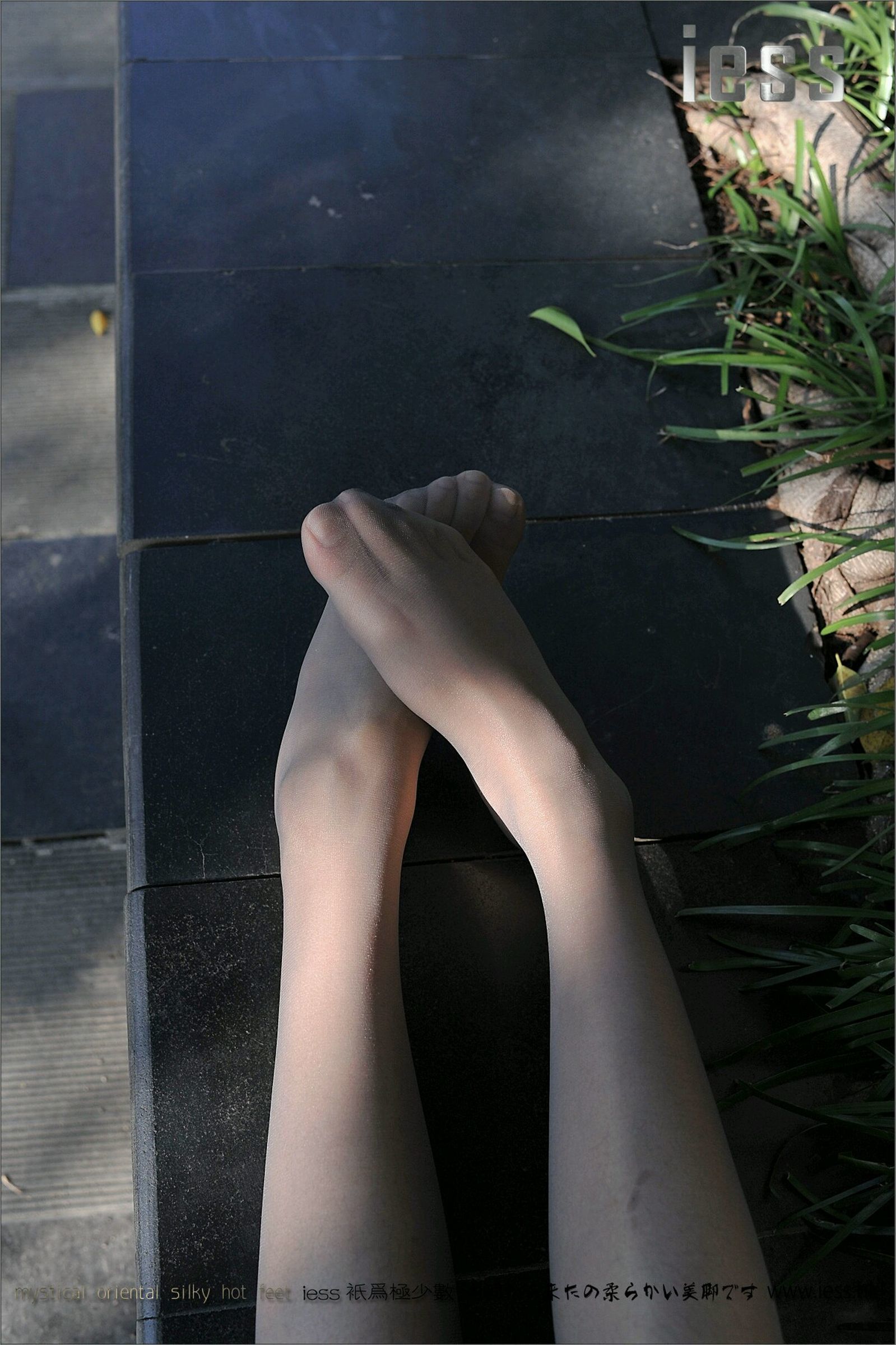 Silk Foot Bento 045 Xiaoxue The Outdoor Gray Silk of Amusage Xiaoxue IESS is thinking about it