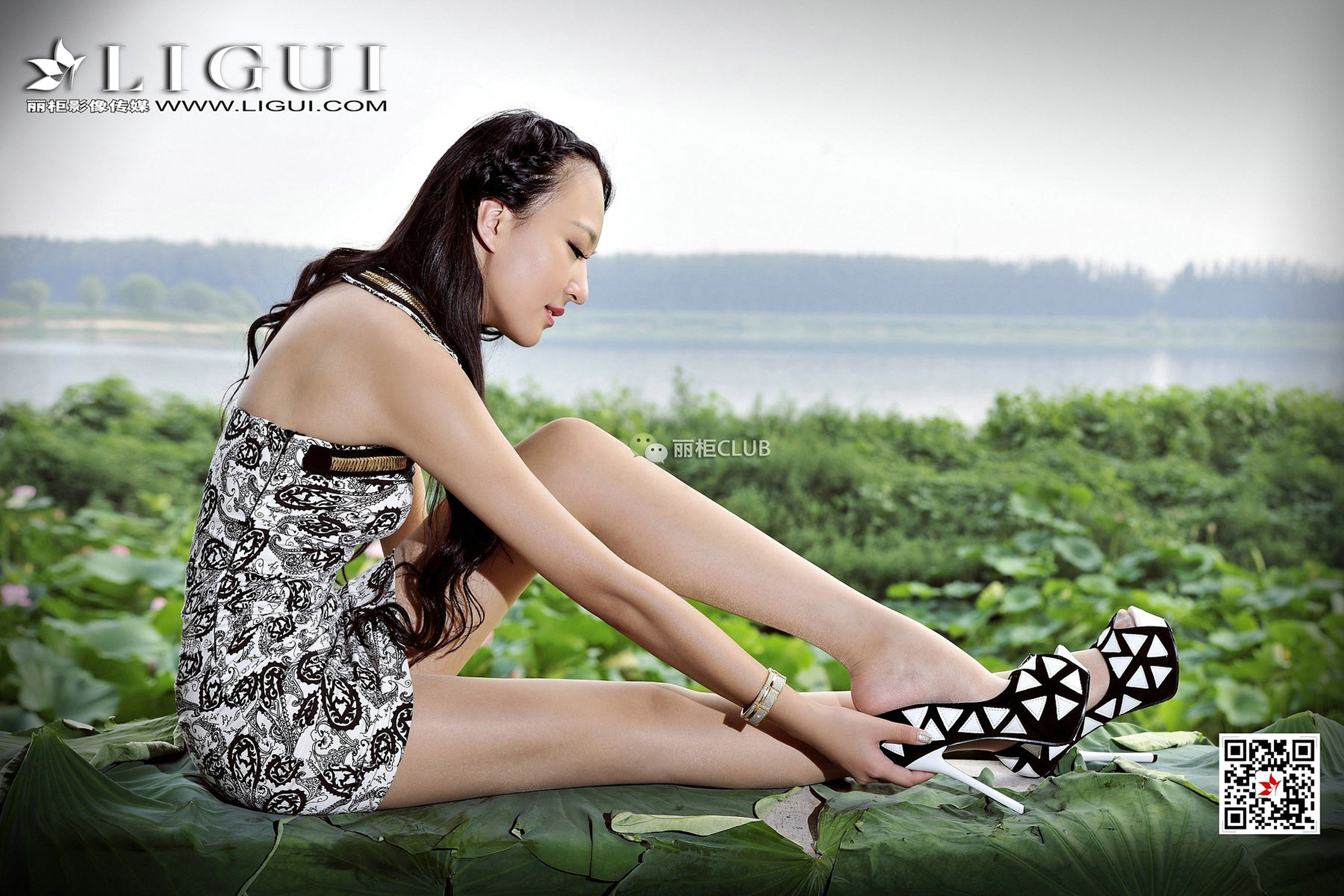 Model Leg Model AMILY Clothes SkirtSilk Foot Li Cabinel LIGUI