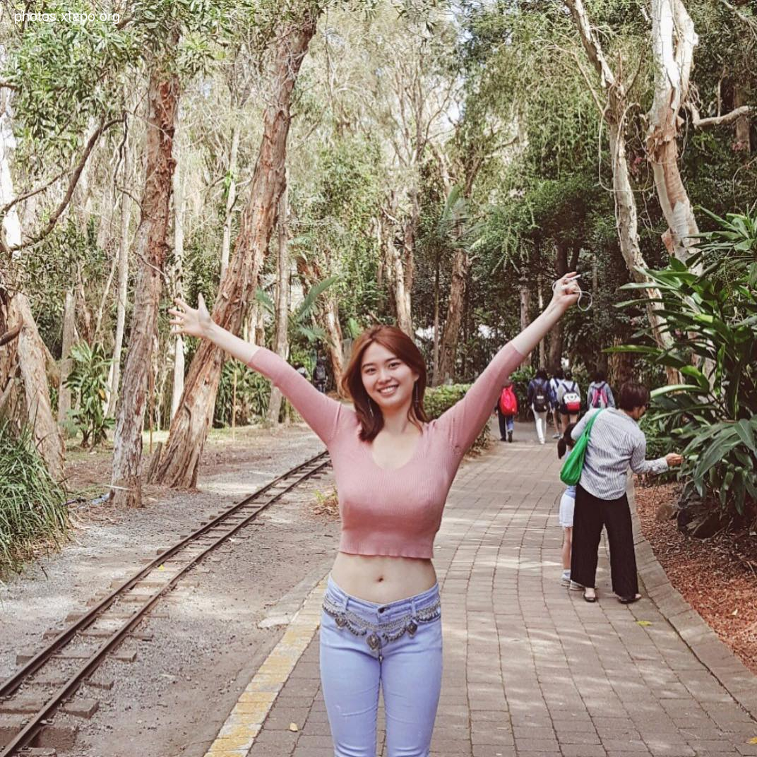 beautiful fat, cute, high, noble dwarf