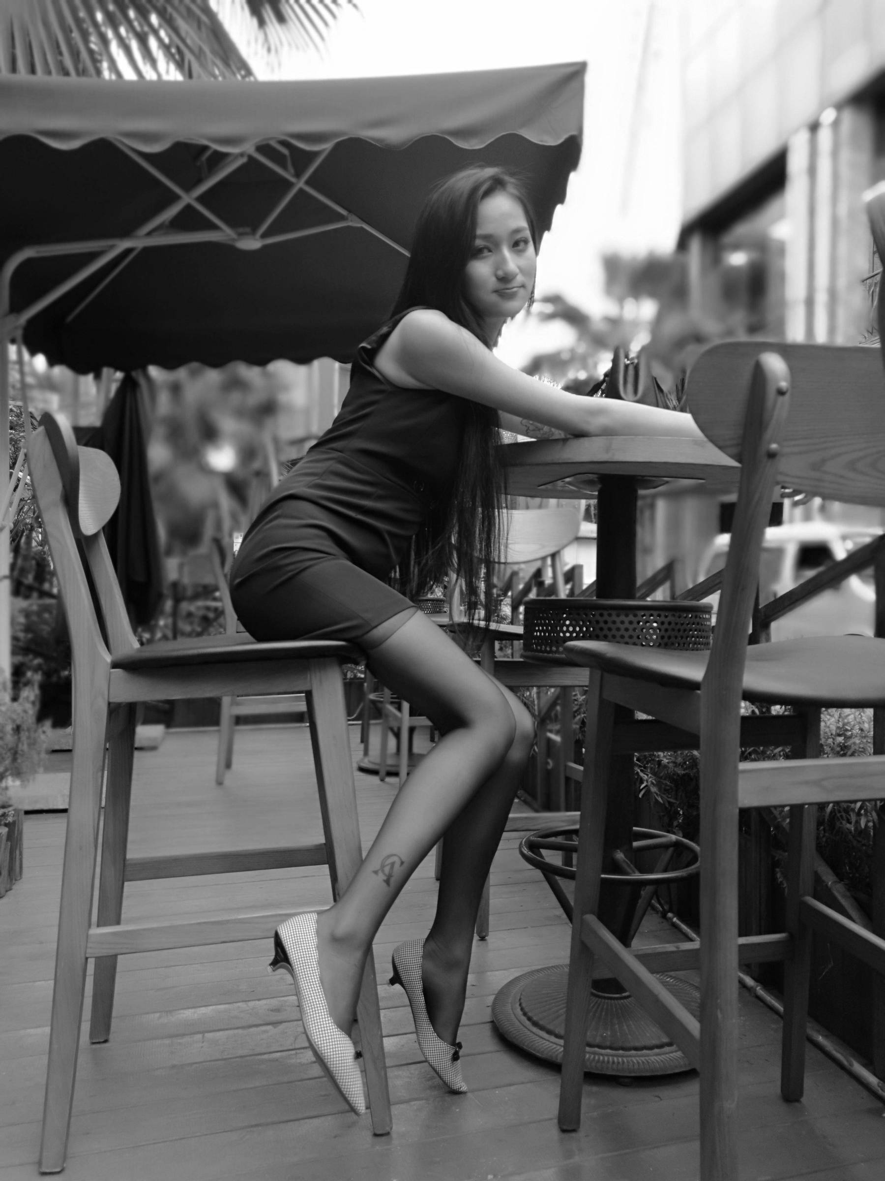 Silk Foot Bento 110 Xiaoxiao Outdoor Black Silk Flat Shoes IESS is thinking about it