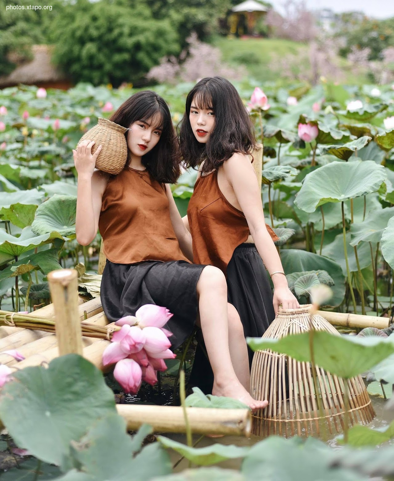 Twins Nguyen Thanh Nga Nguyen Thanh Hang,