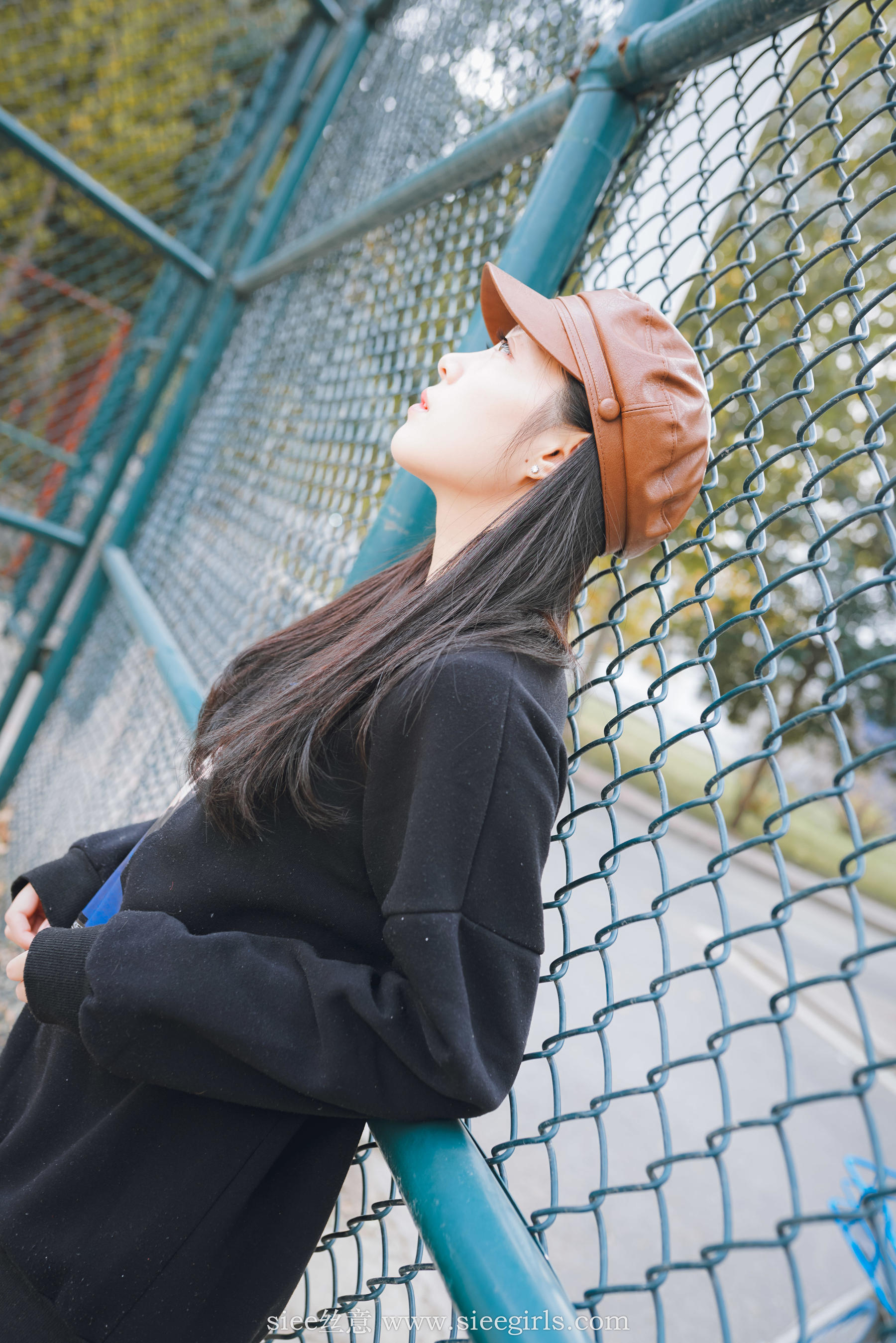 Si Yi Siee The romantic sisters of the bear