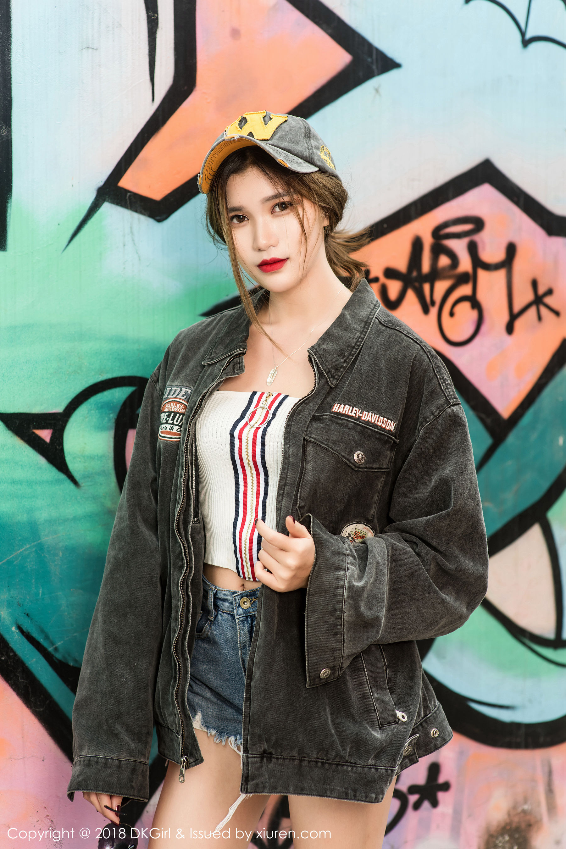 Tingting Tingting Beautiful Milk Beautiful H butto Beautiful Legs Charm Temptation Royal Girl DKGIRL VOL.062