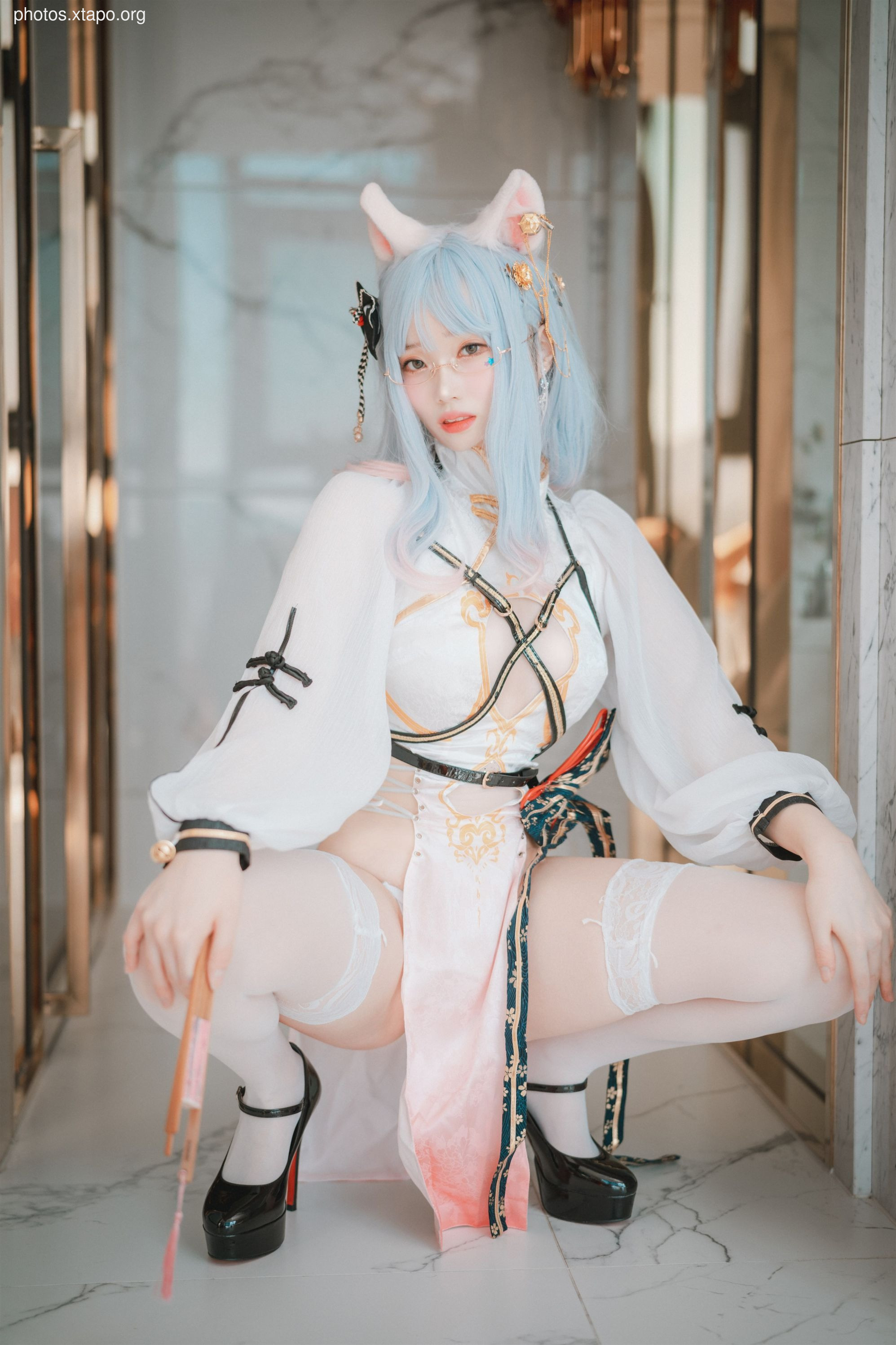 Djawa Photo - Bambi (밤비) - The cat wears an qípáo