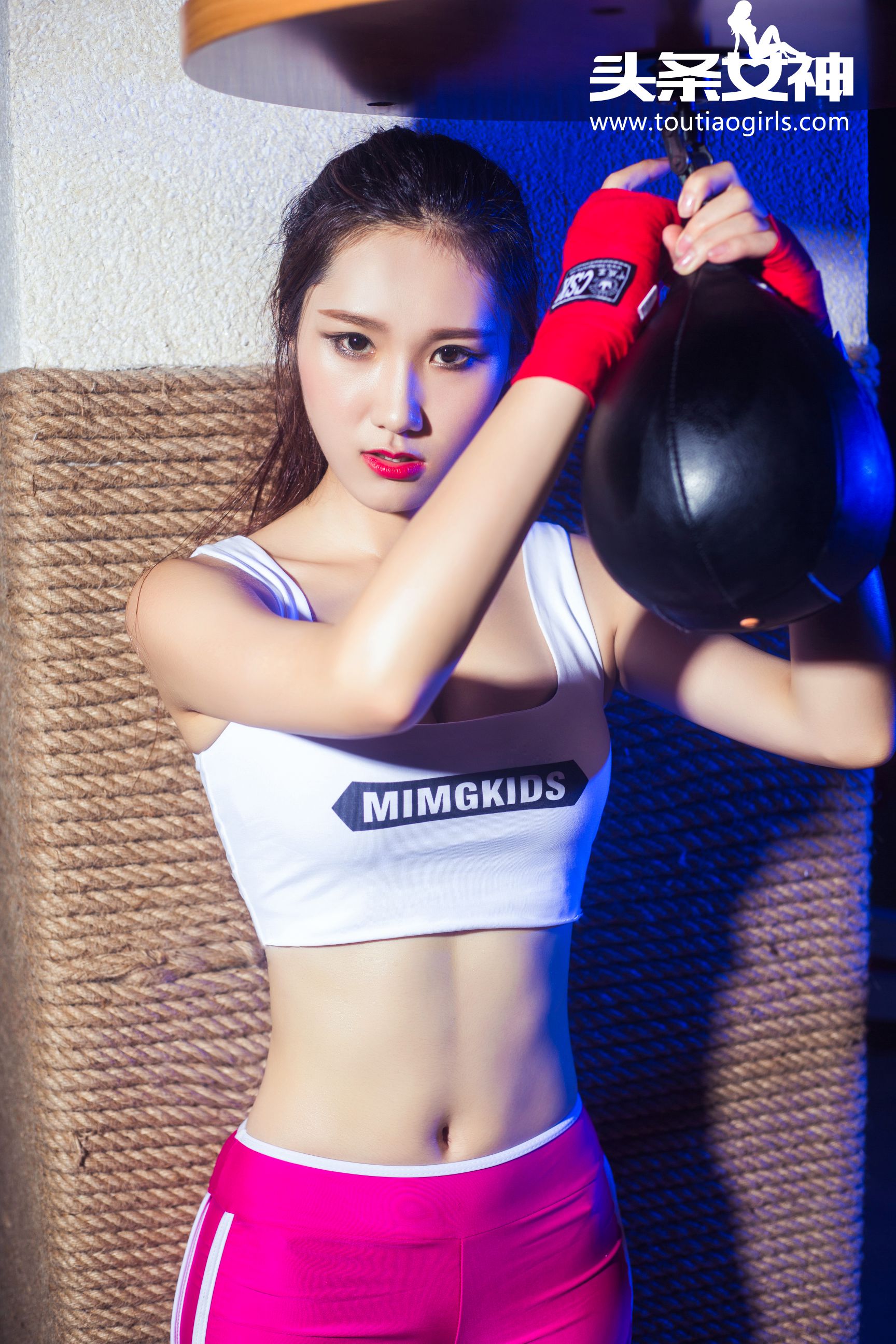 Zhang Zike Charming Fight Headline Goddess