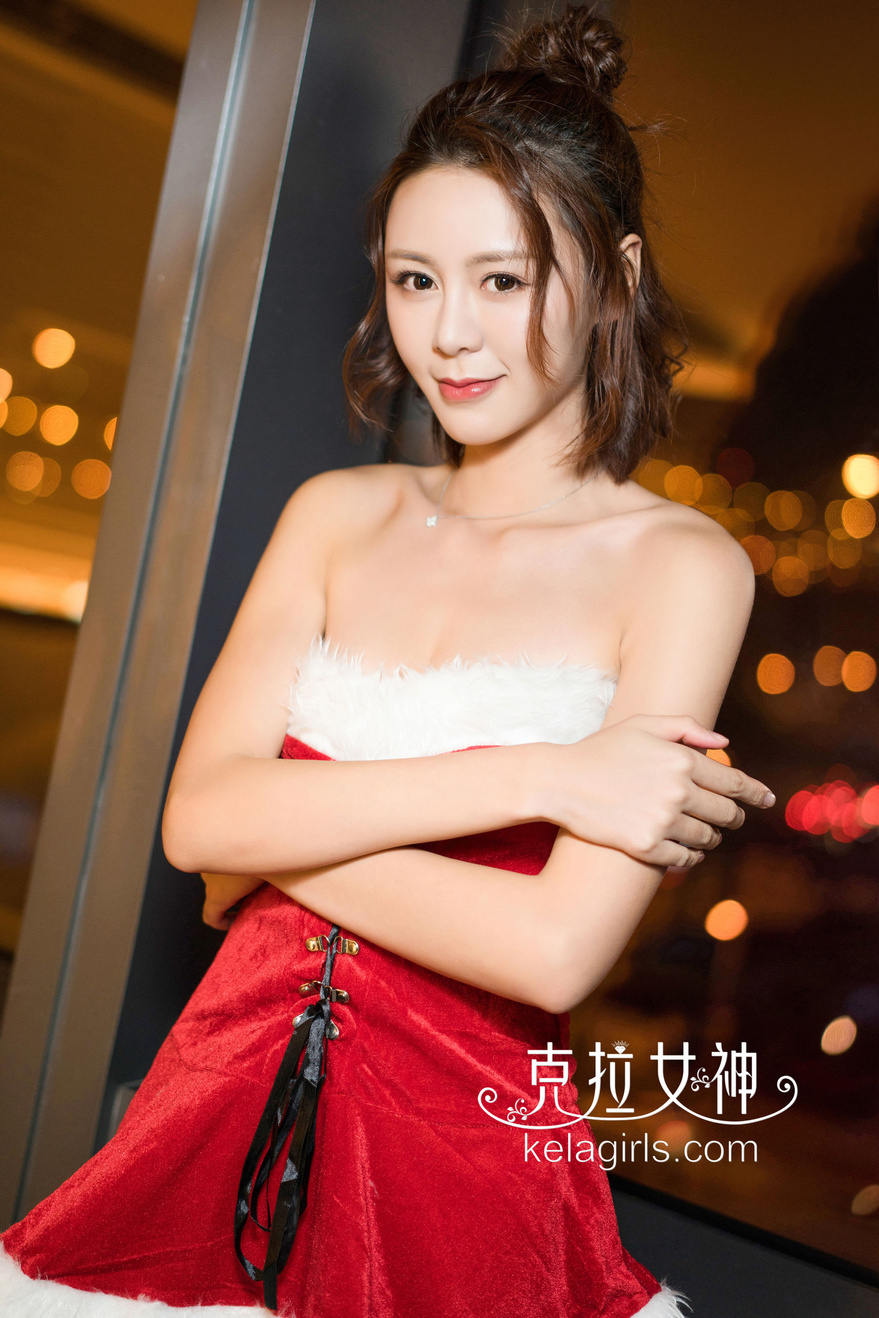 Xin Yu's Colorful Ping An Night Ceragirls)
