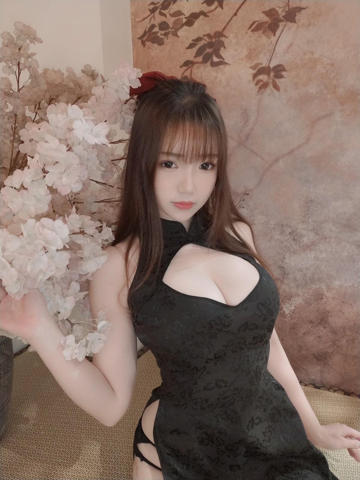 Anime blogger Xueqing ASTRA cheongsam selfie theme private sex sexy black exposed cheongsam with budshire stockings charming temptation photo 49p