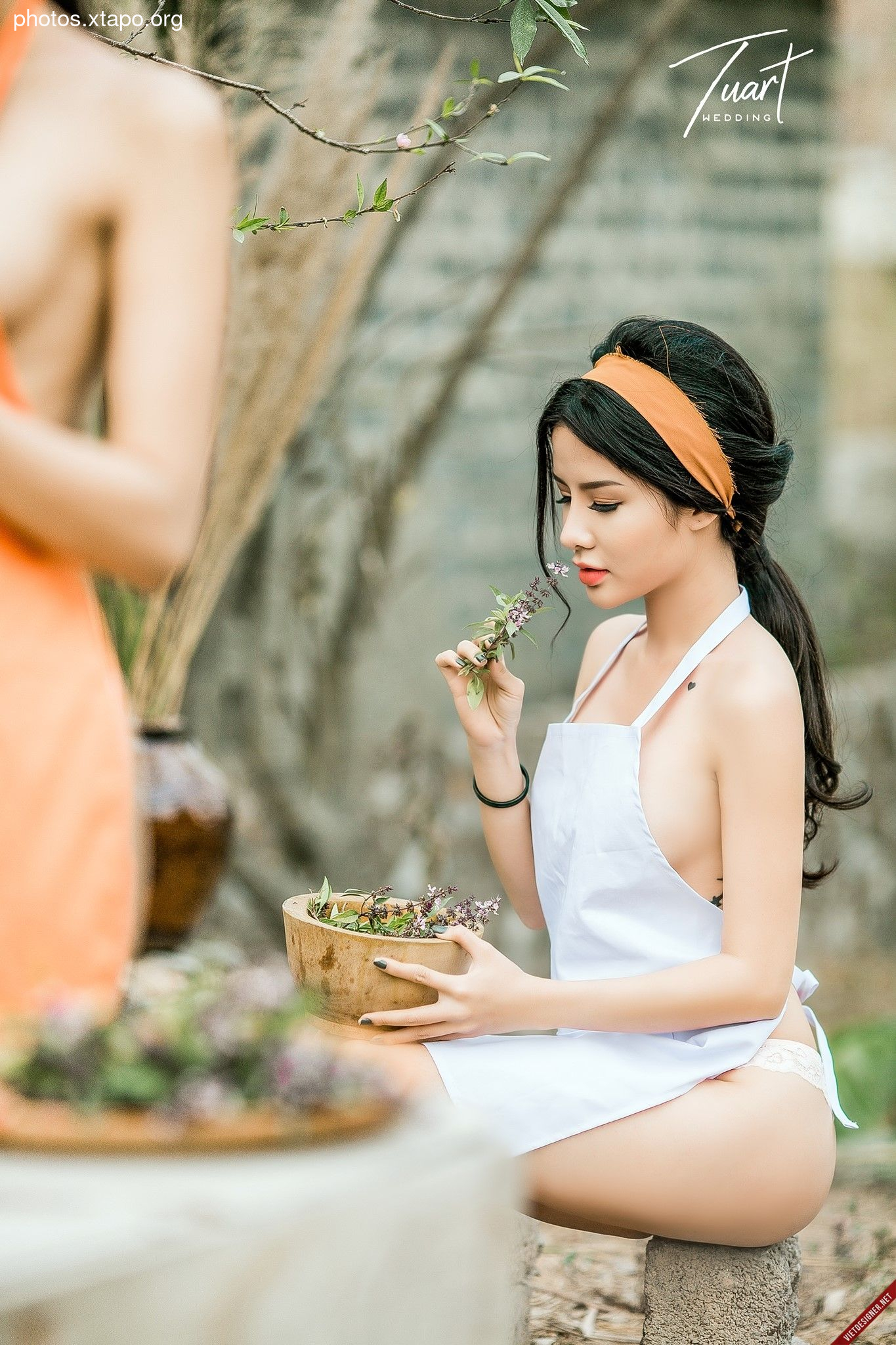 Vietnam Sexy Sisters Lakeside to Rescue Drowning Teenagers 2