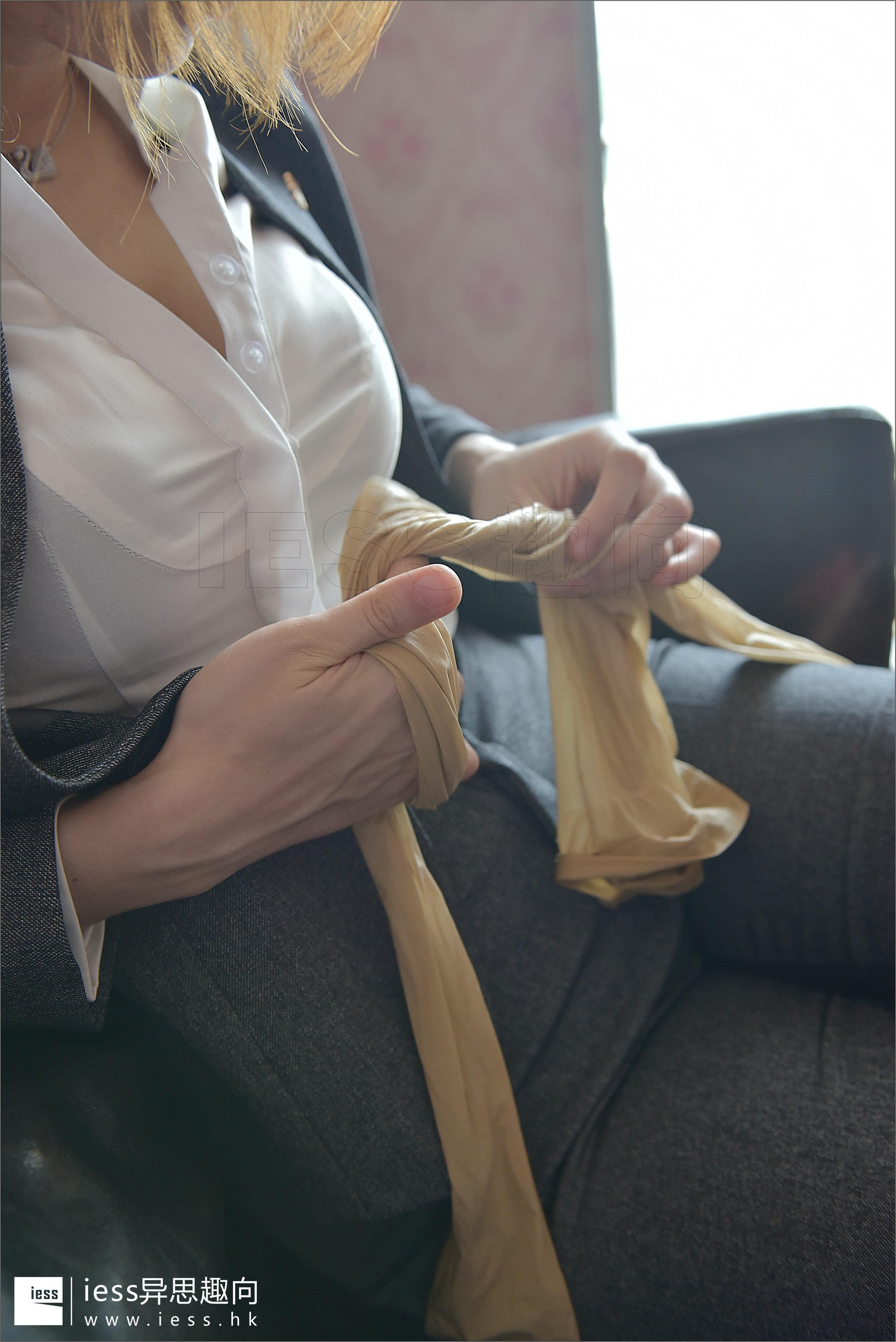 Silk Foot Bento 125 Teacher Zhao Uniform, Stockings and Teacher Zhao IESS Thoughts and Fun