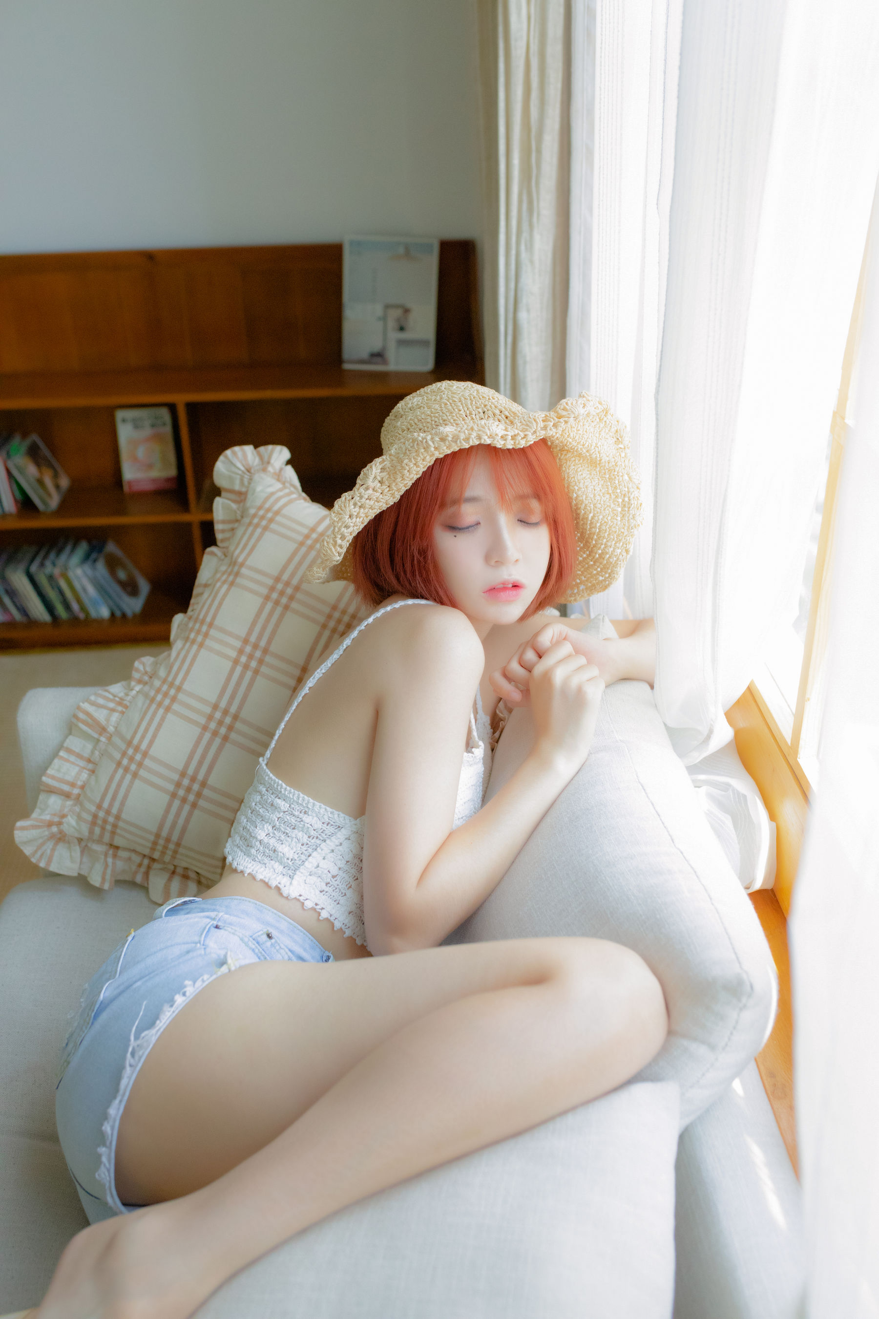 COS Welfare Crazy Cat SS -Straw Hat Girl