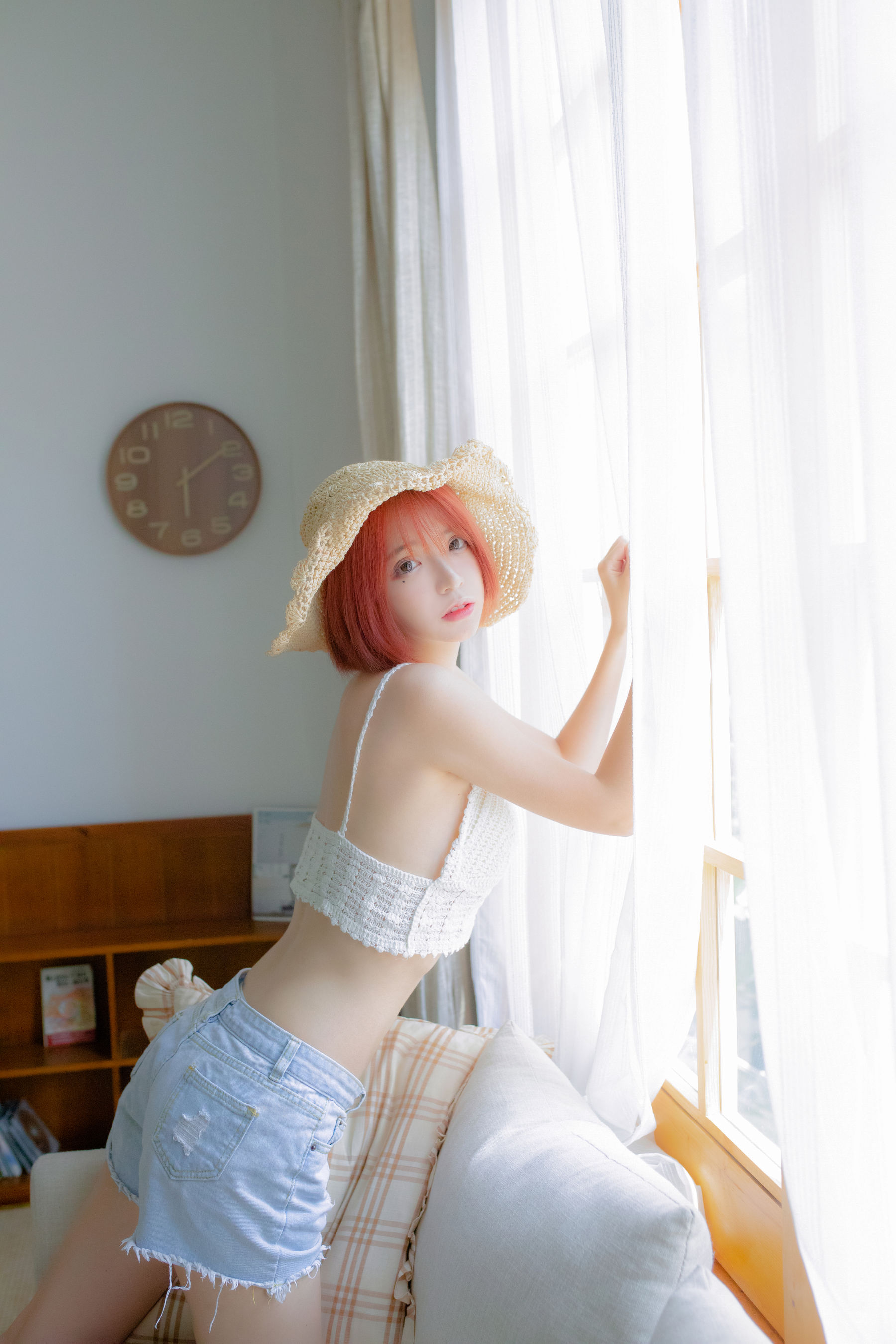 COS Welfare Crazy Cat SS -Straw Hat Girl
