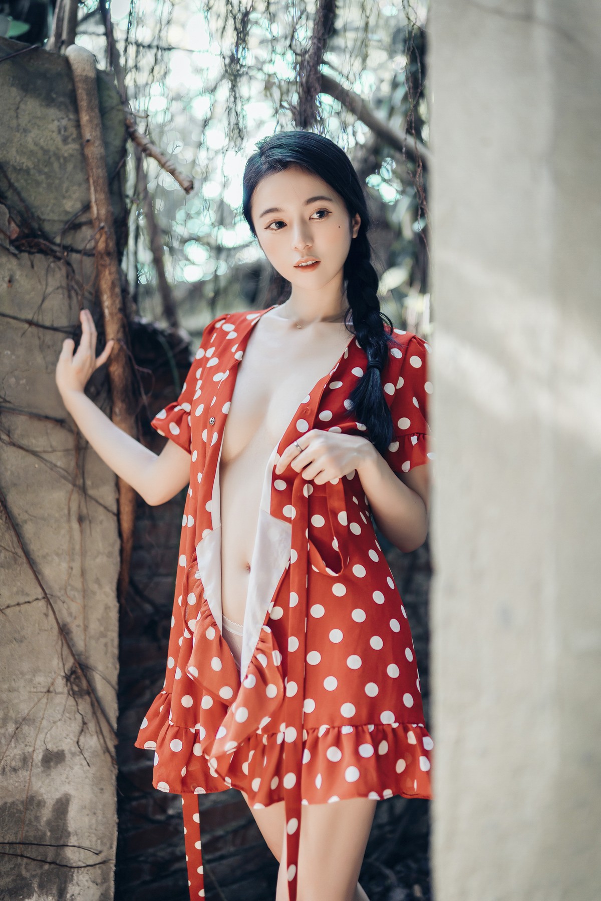 Big breasts Xian Xianchen's first experience in the wild ❤️ Red clothes + transparent panties, topless overalls, transparent white blouse Vol.01