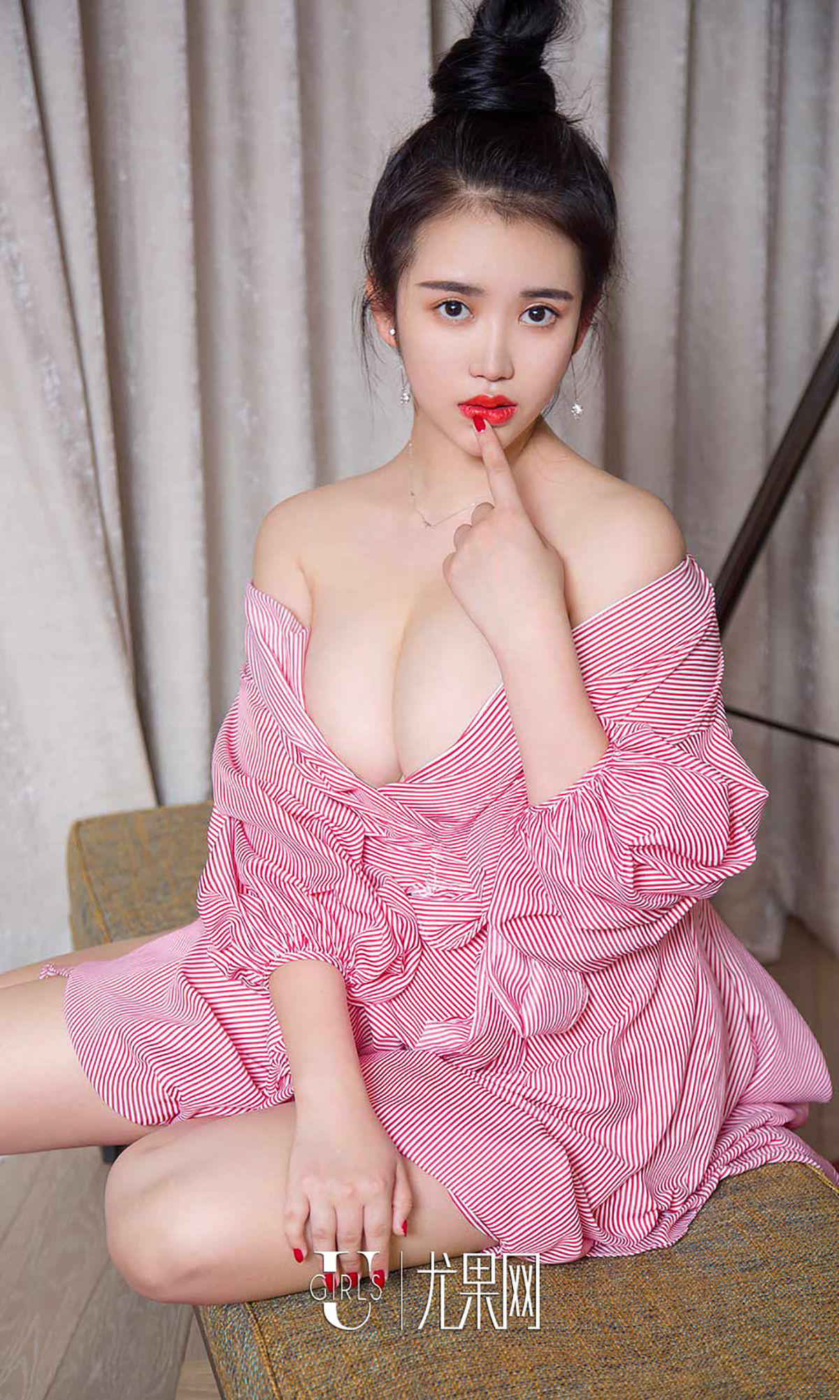 Xue Wan's Flower Girl You Guo Circle No.784