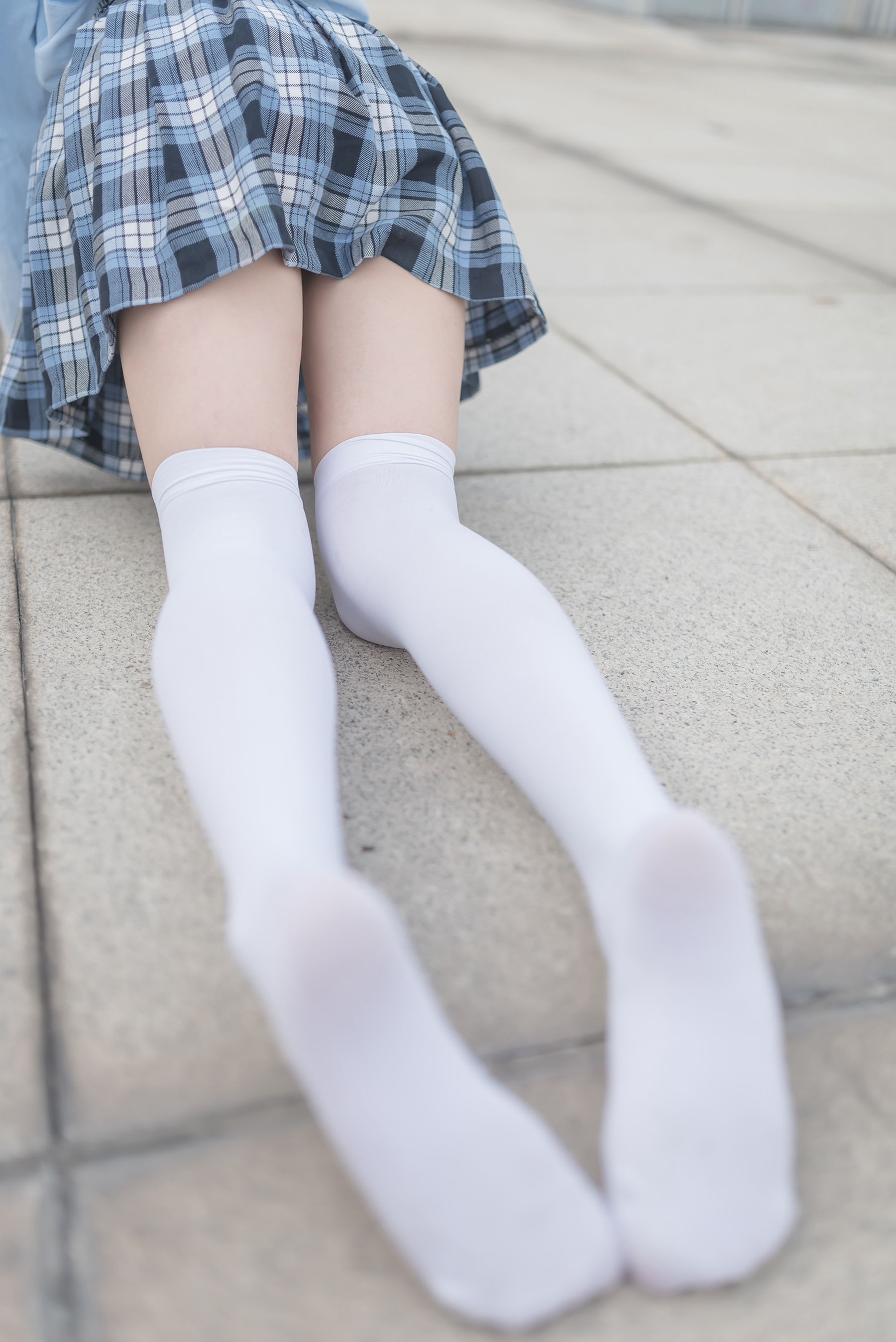 Field of the Wind No.143 White Simi Legs Please Jun Xiaona