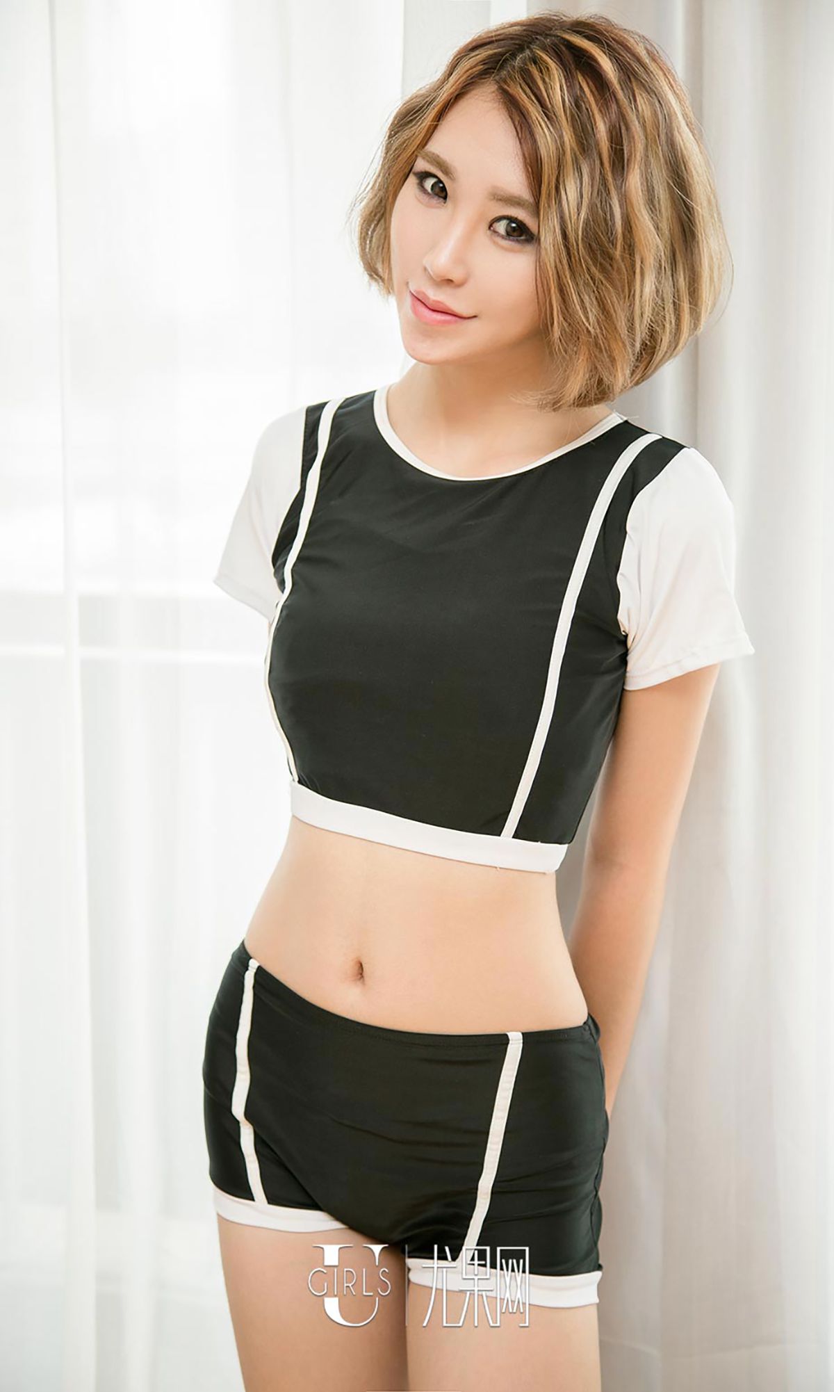 Silk House 091 Qiuqiu Boyfriend Shirt and Black Silk IESS is thinking about it