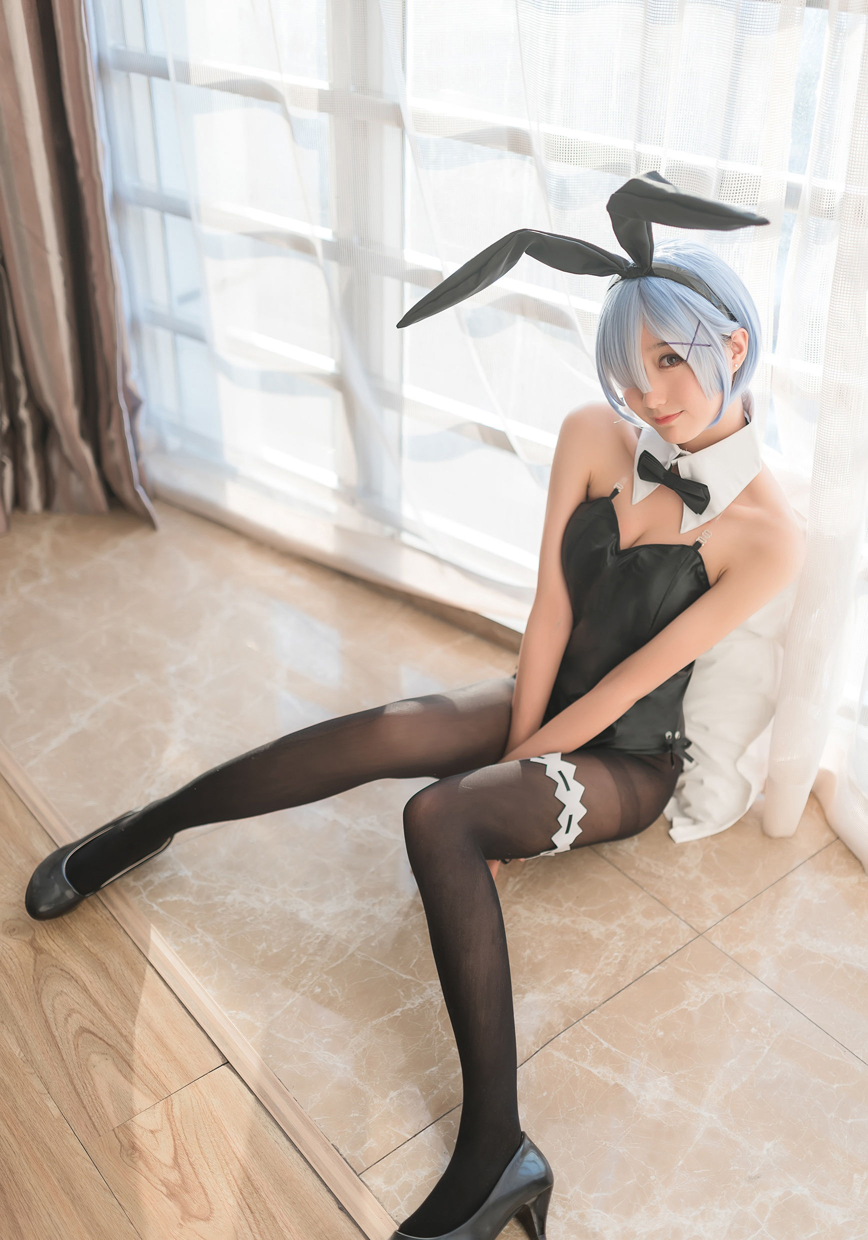 COS Welfare Miss Meng Shi Mu Mianmian Owo -Rim Bunny Girl