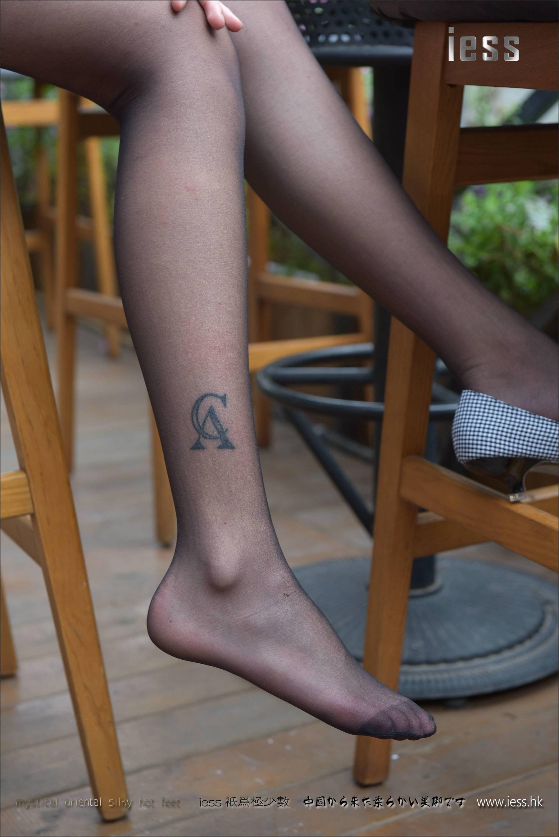 Silk Foot Bento 110 Xiaoxiao Outdoor Black Silk Flat Shoes IESS is thinking about it