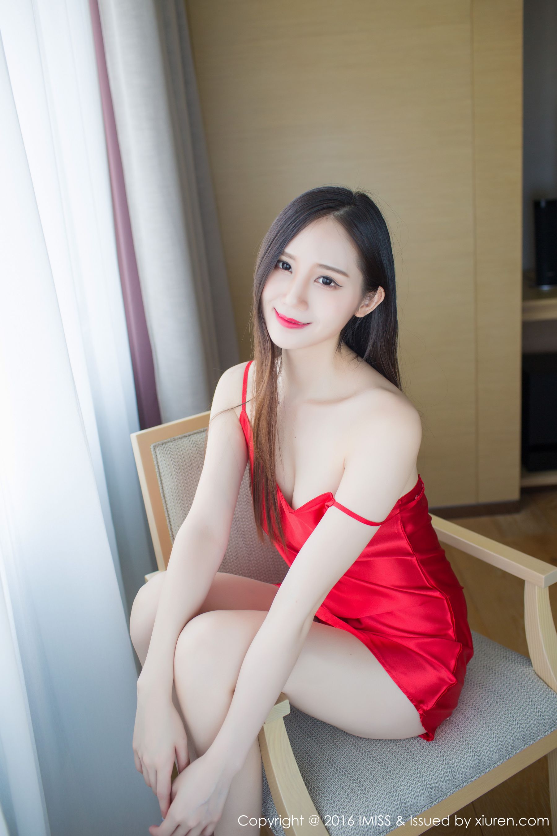 SiSY Thinking Red Paper and a Pink Underwear Aimi Club IMISS VOL.124