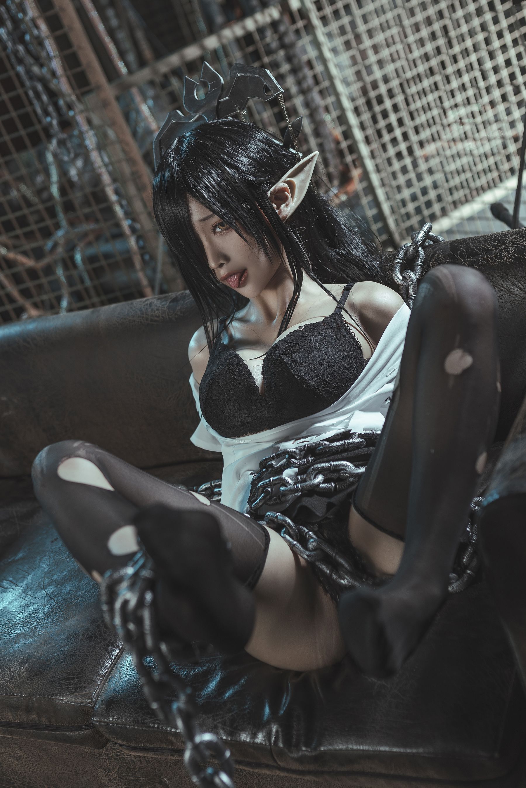 Net Red COSER Photo Anime blogger Stupid Momo -Black Beast Queen OL Uniform